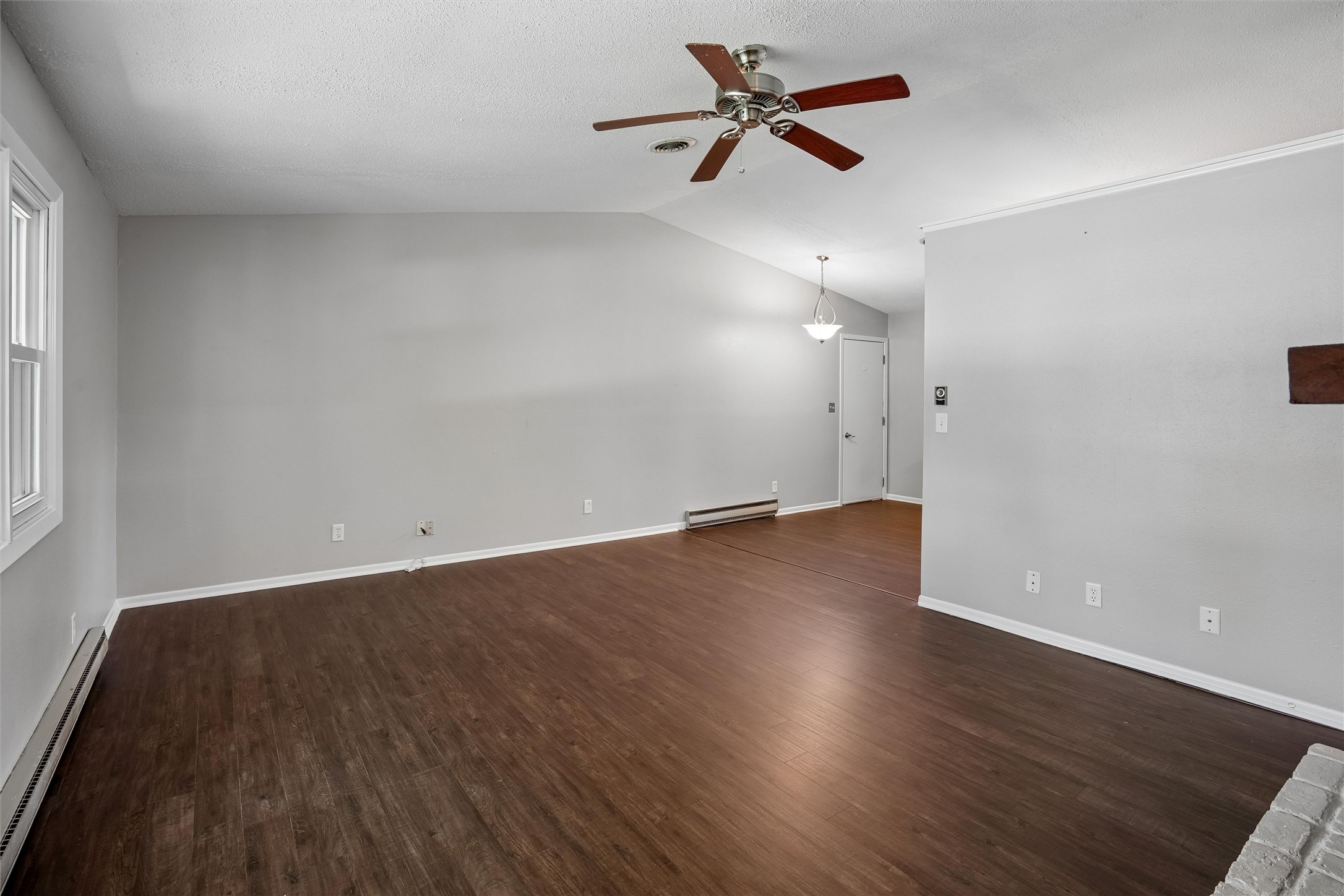 2613 Taft Street Property Photo 6