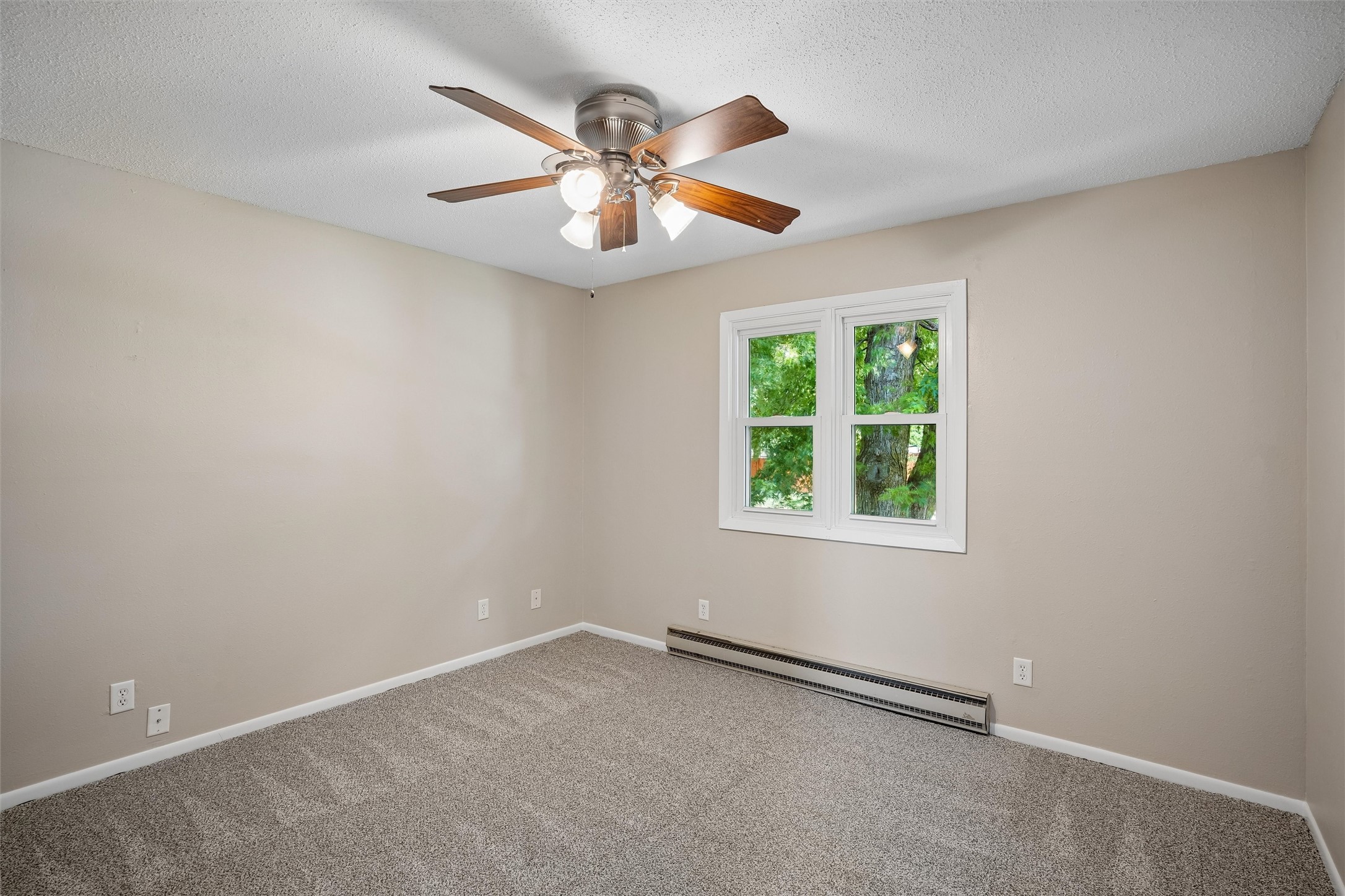 2613 Taft Street Property Photo 8