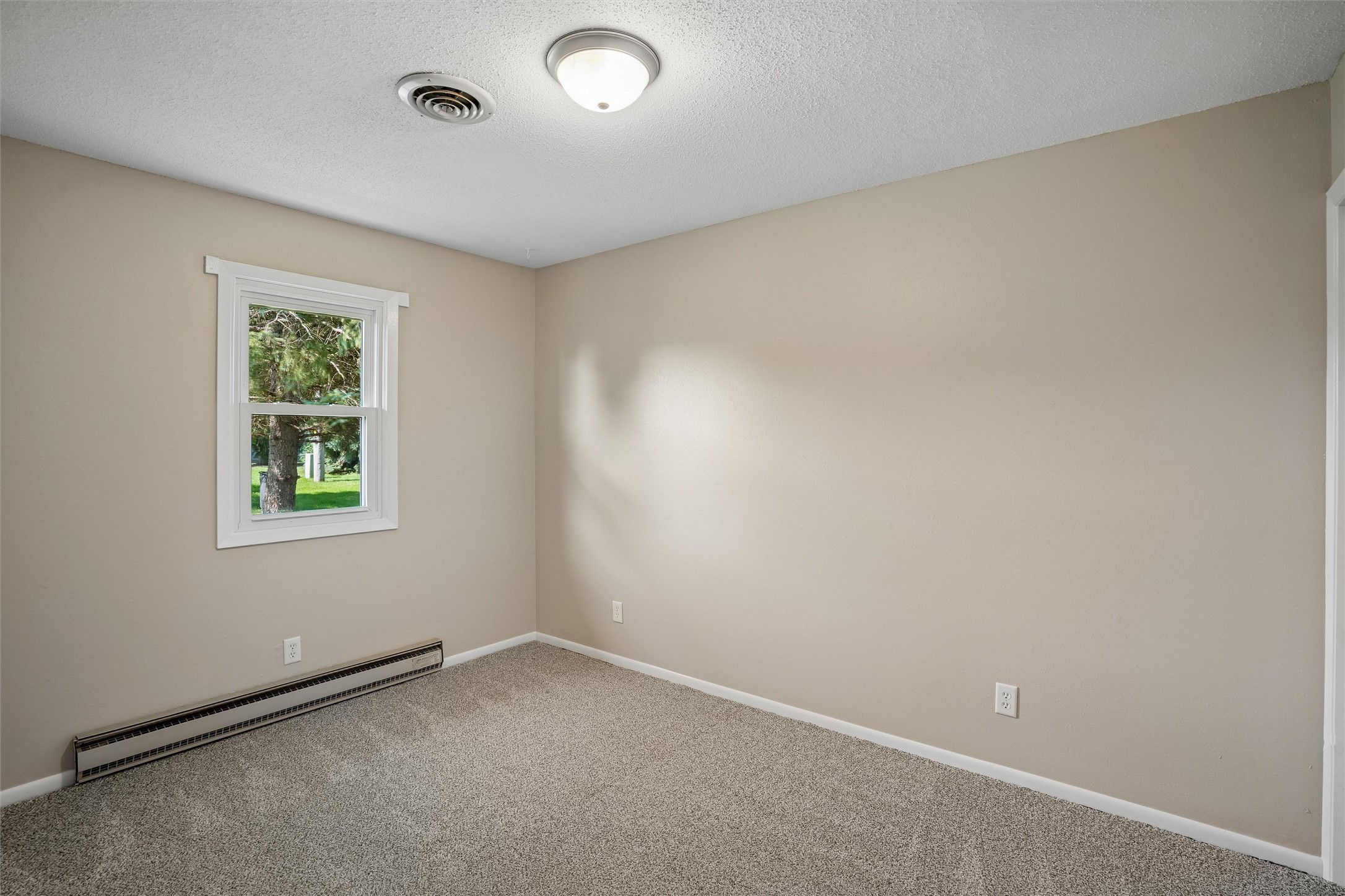 2613 Taft Street Property Photo 9