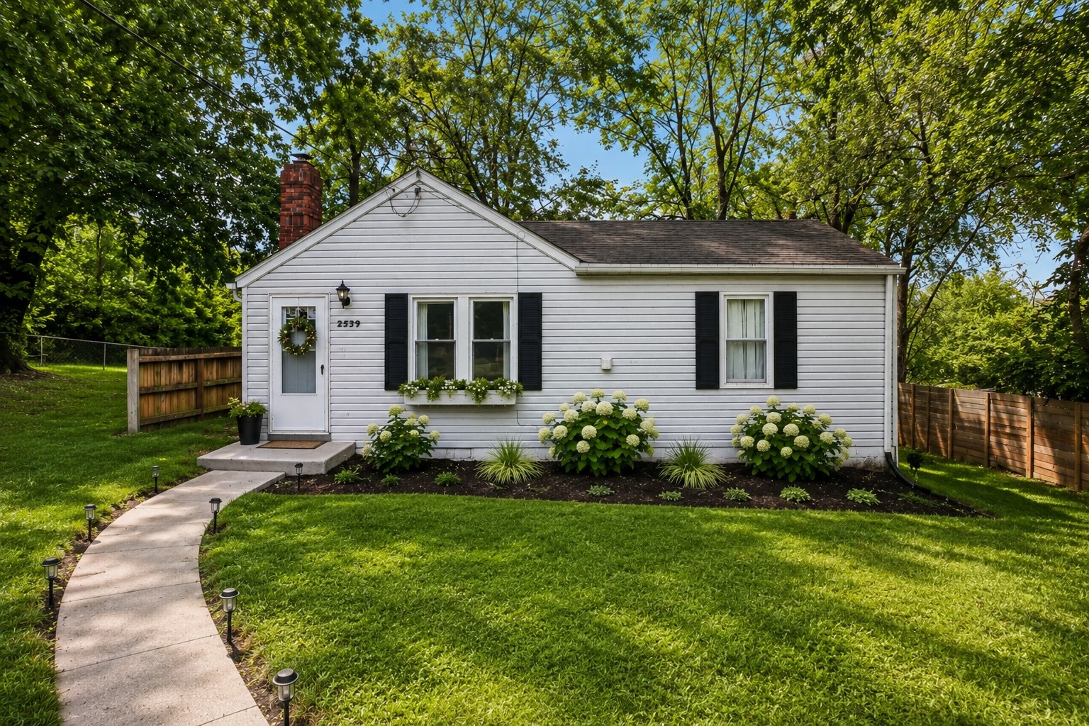 2539 Grandview Avenue Property Photo 1