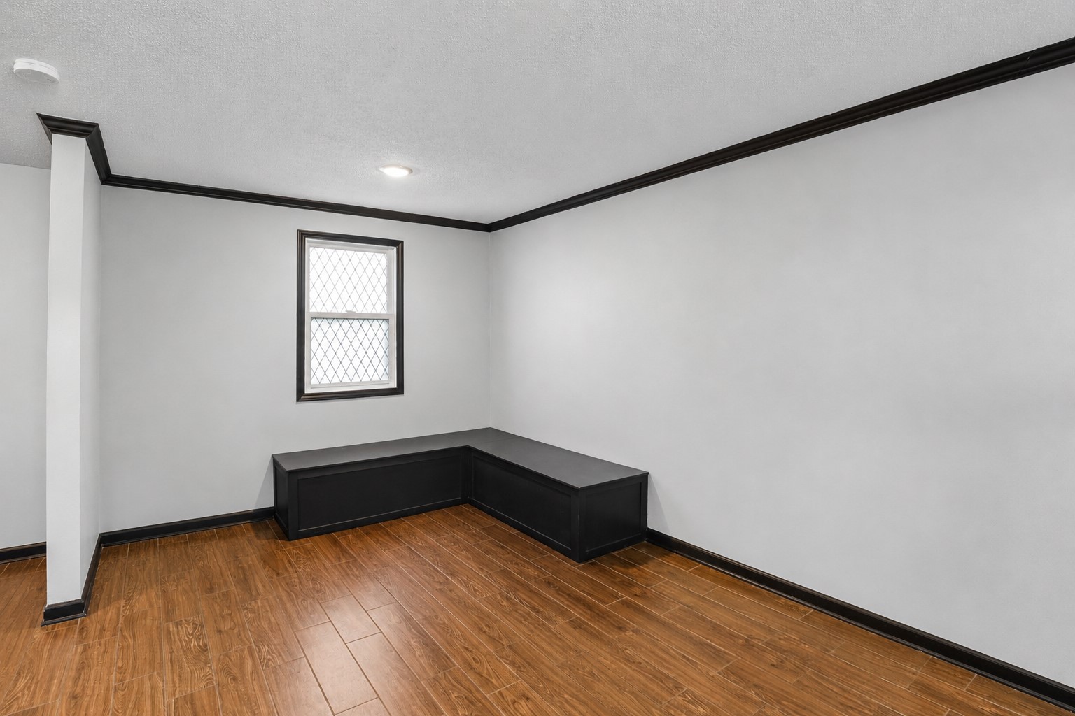 2539 Grandview Avenue Property Photo 5