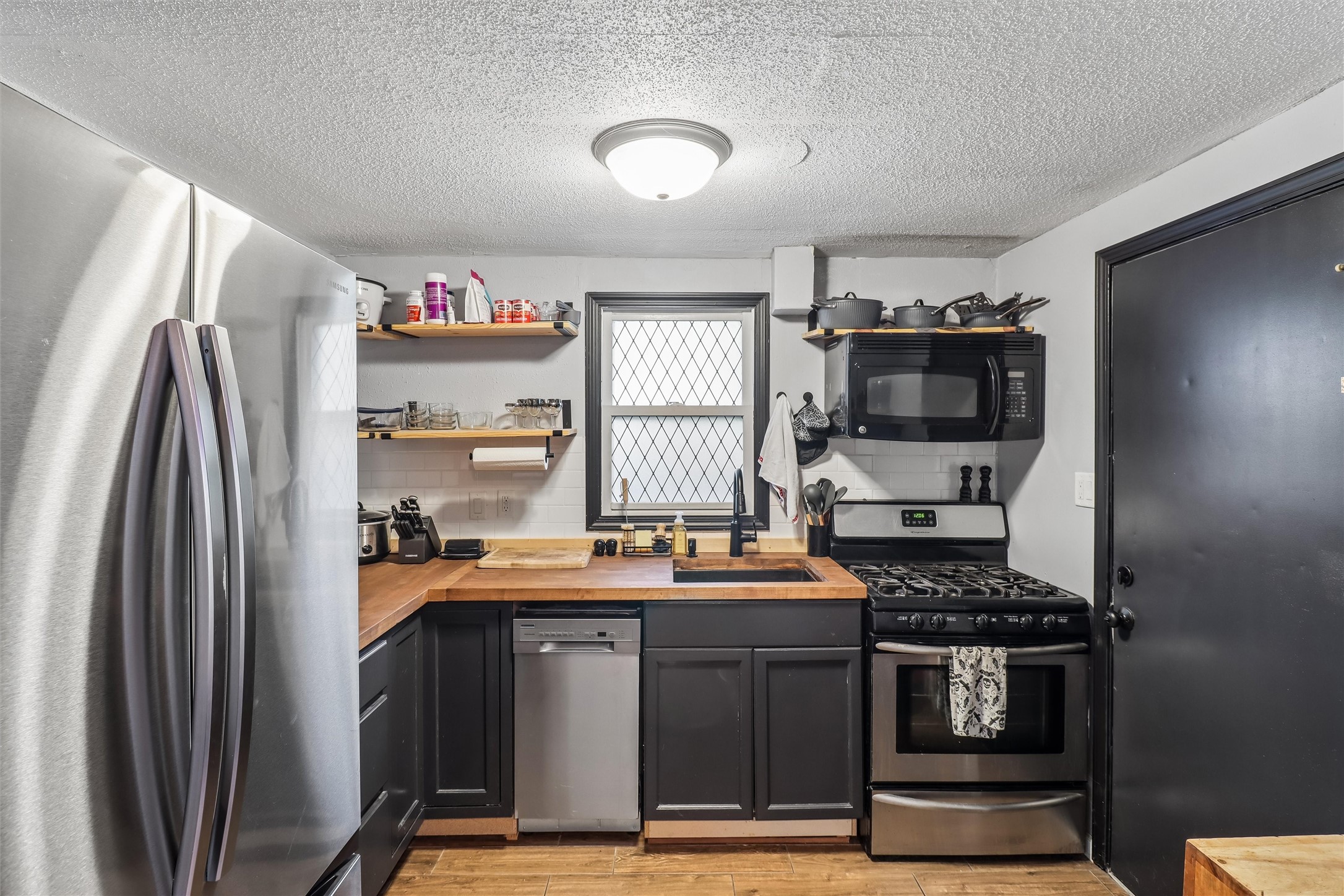 2539 Grandview Avenue Property Photo 8