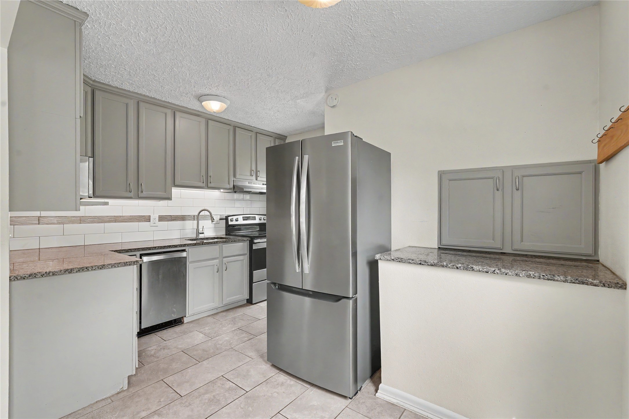 2117 44th Street Property Photo 6