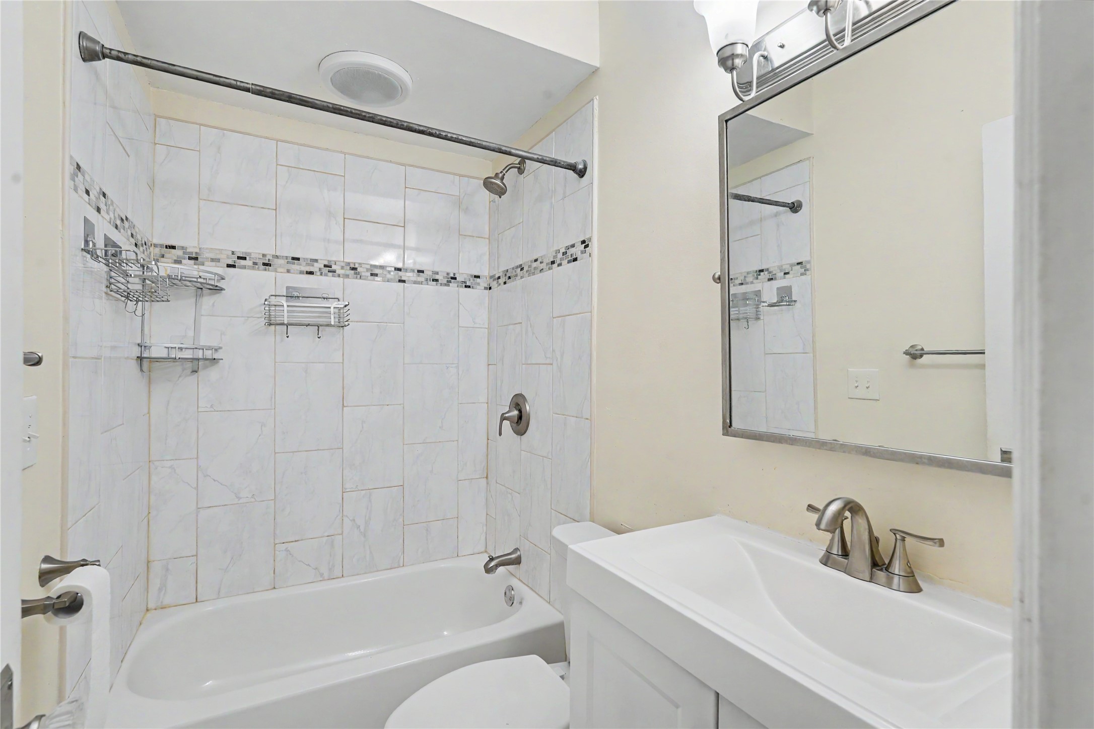 2117 44th Street Property Photo 9