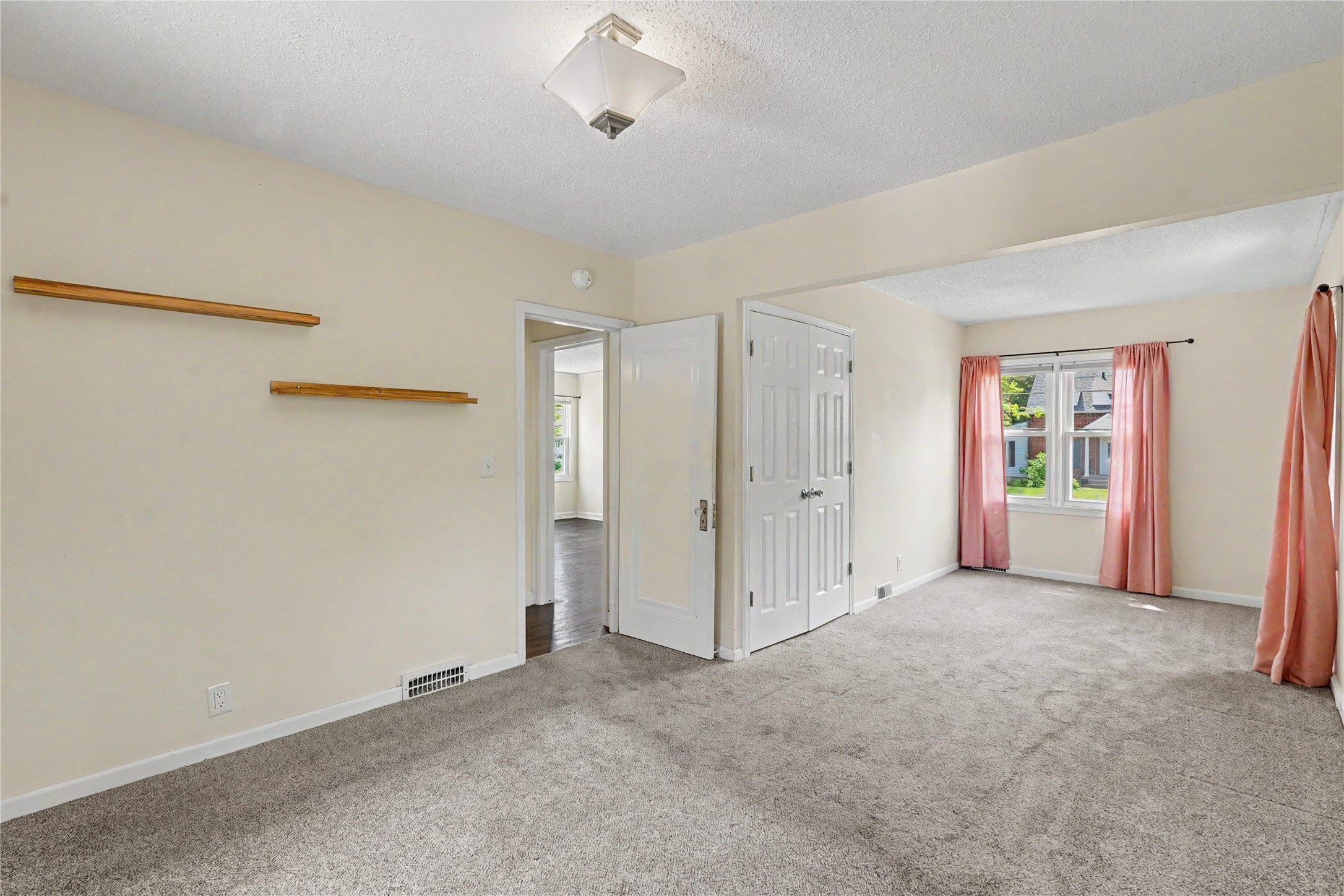 2117 44th Street Property Photo 10