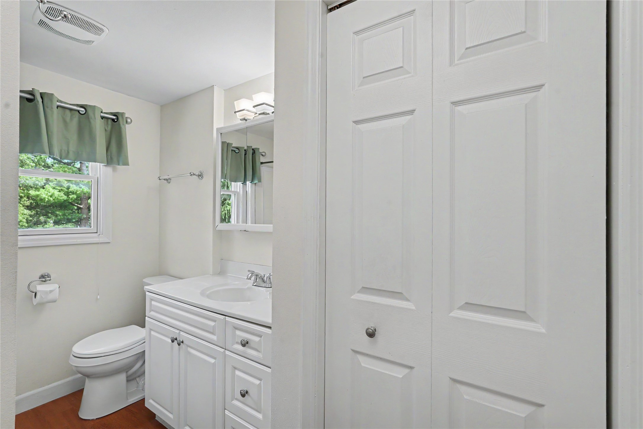 2117 44th Street Property Photo 13