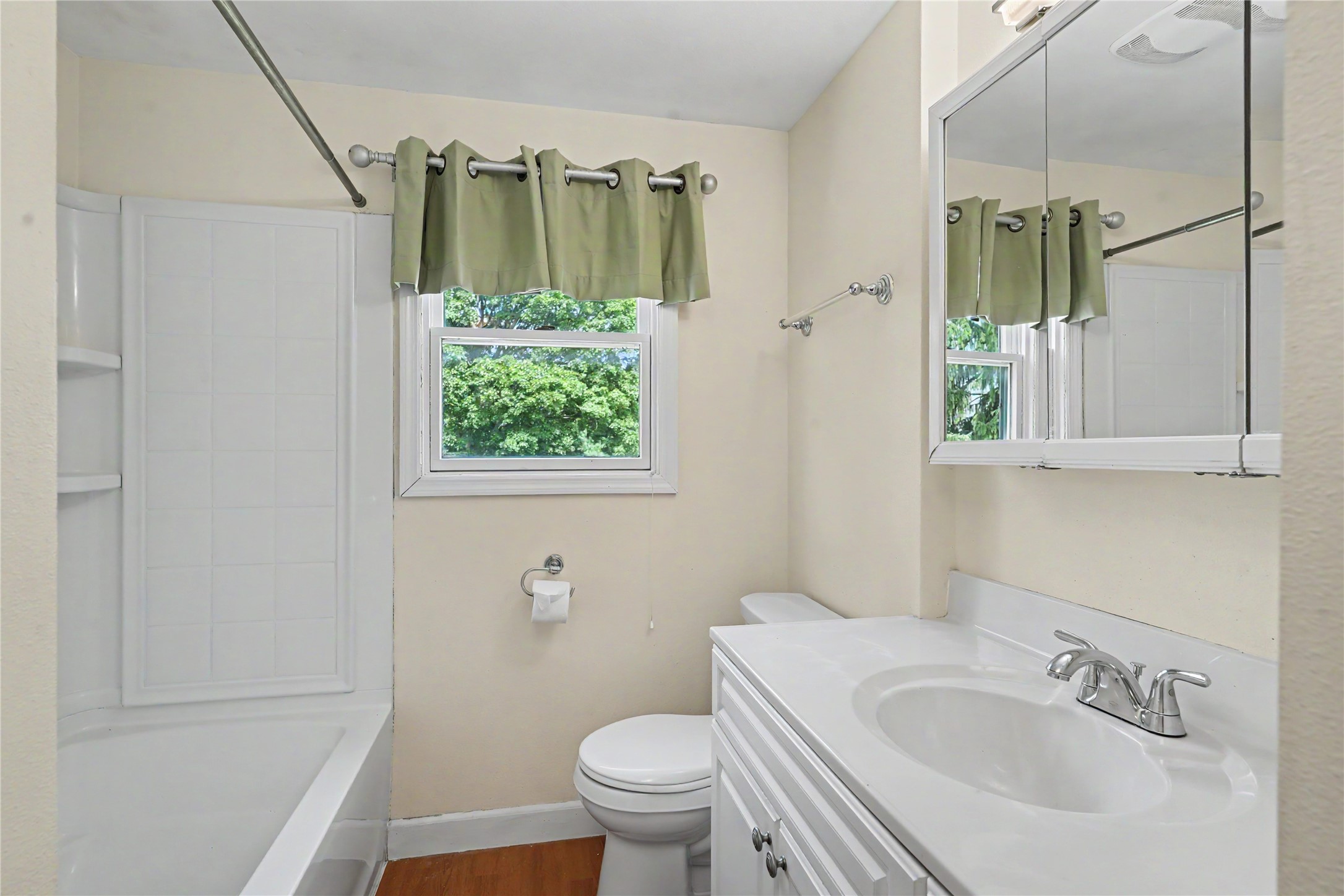 2117 44th Street Property Photo 14
