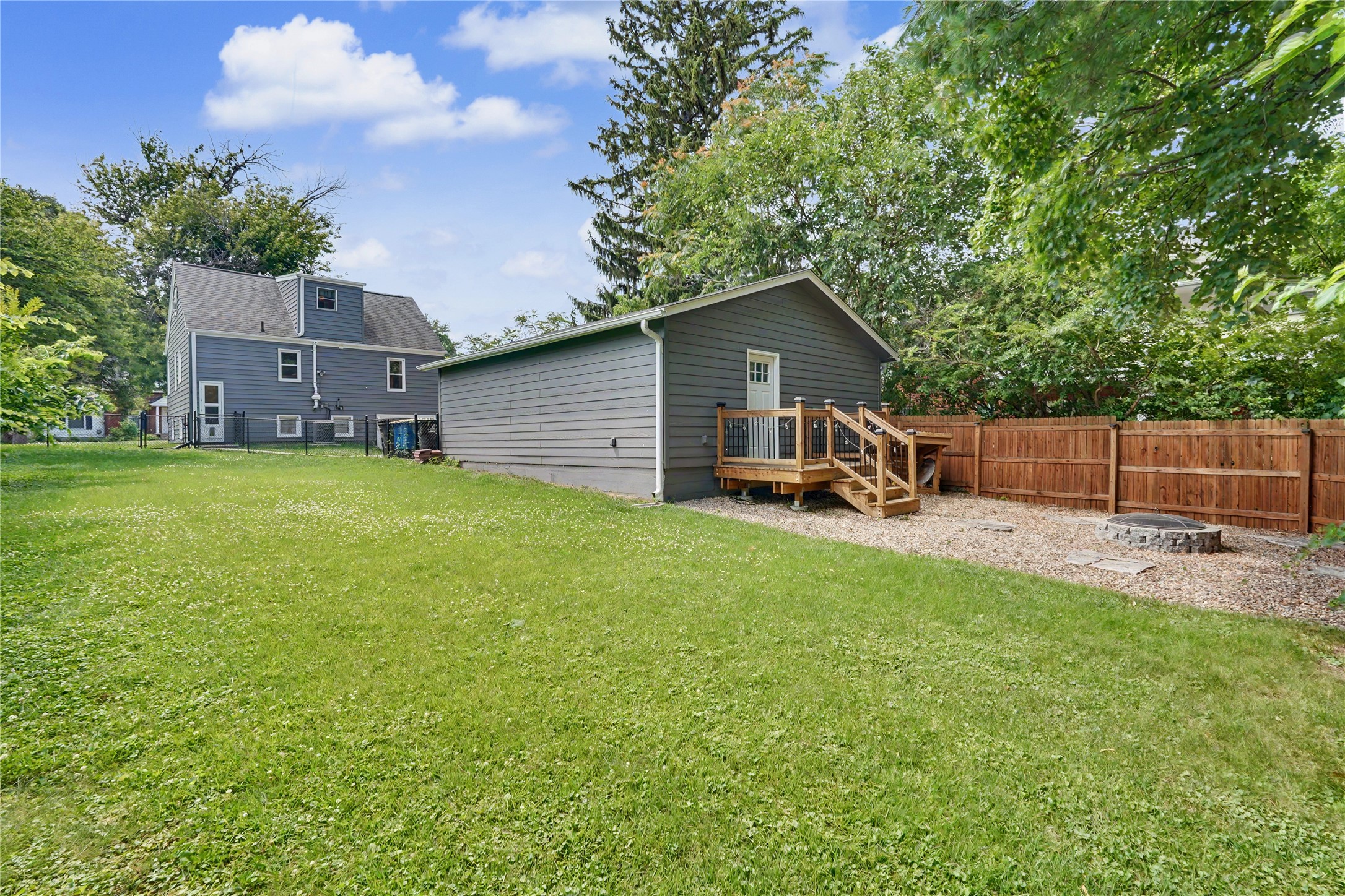 2117 44th Street Property Photo 23