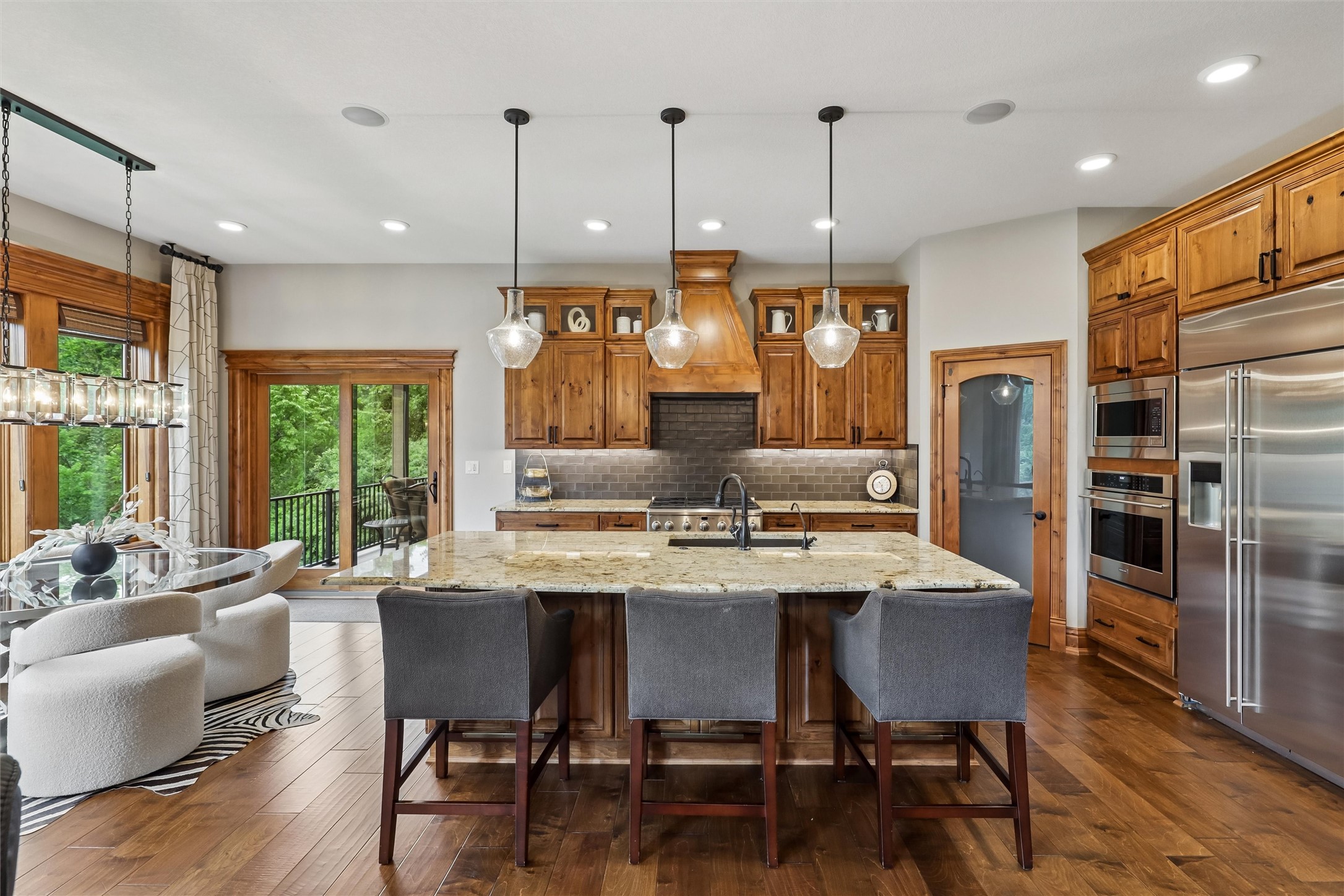 3806 Turnberry Drive Property Photo 8