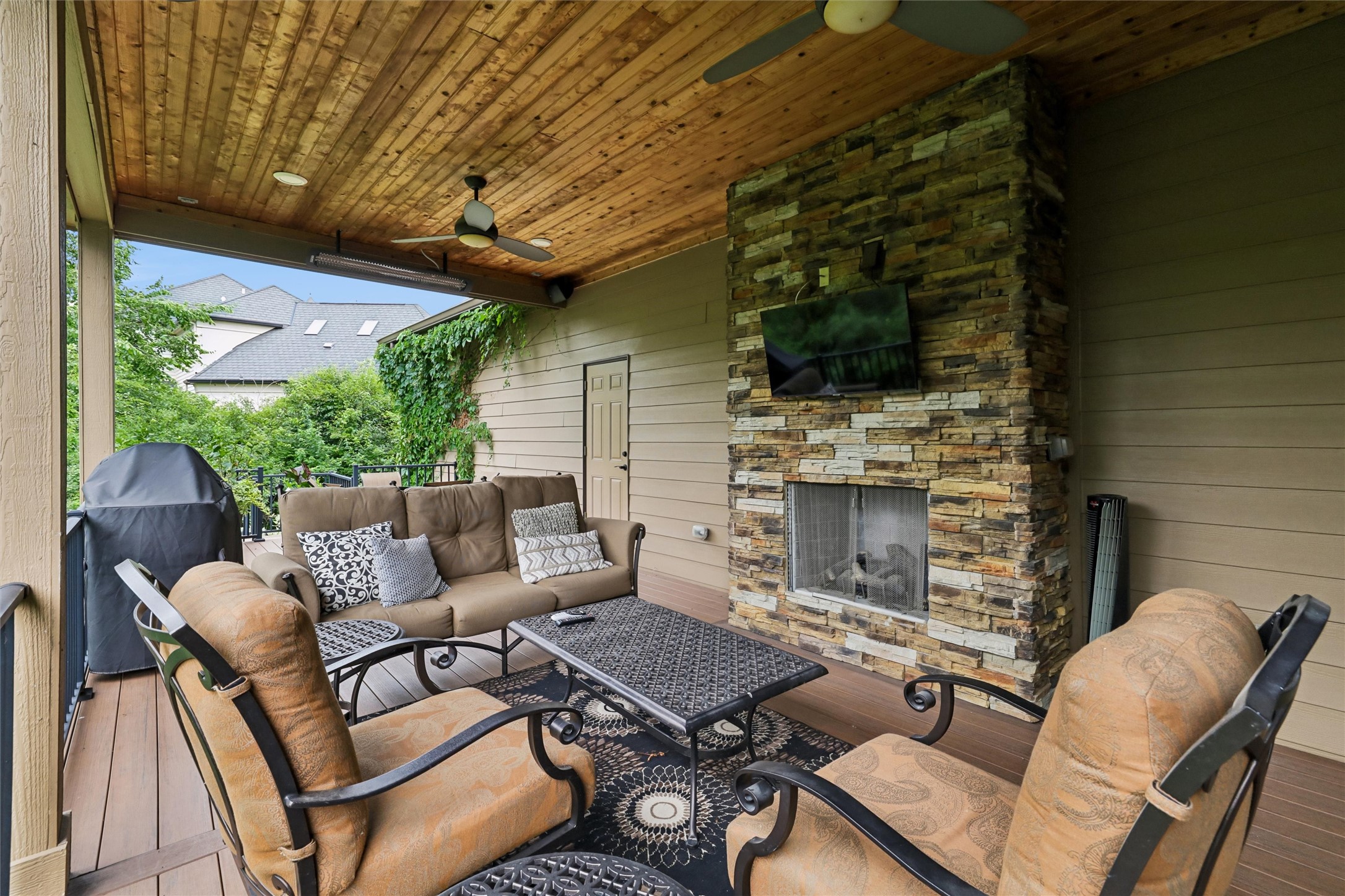 3806 Turnberry Drive Property Photo 14