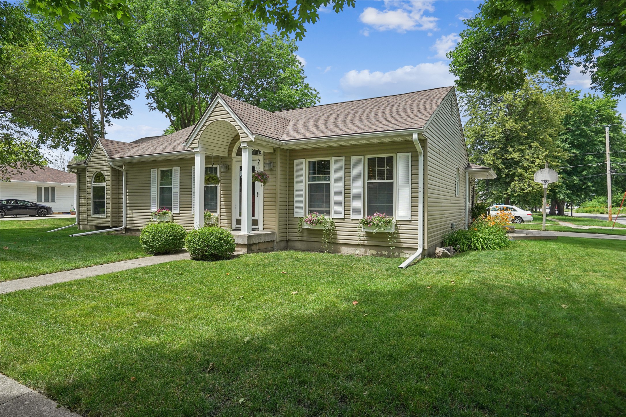 1237 J Avenue Property Photo 3