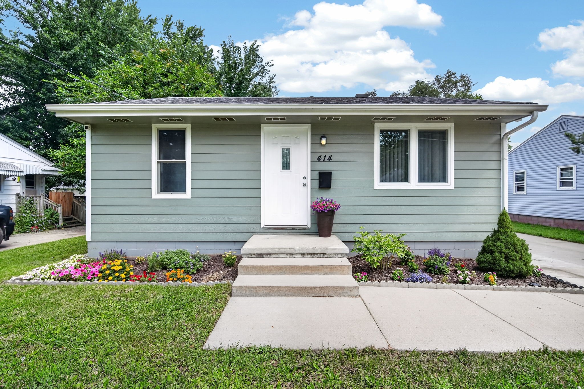 414 Hartford Avenue Property Photo 1