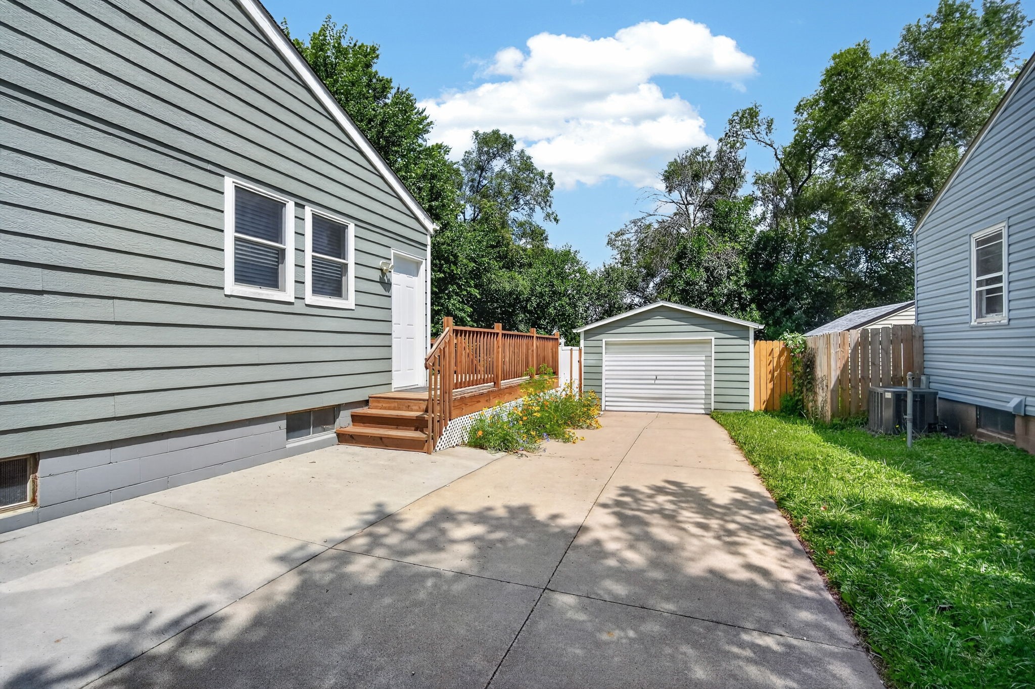 414 Hartford Avenue Property Photo 22