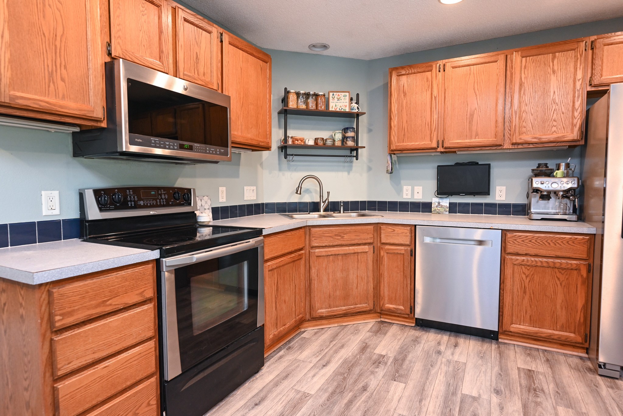 421 Becky Lynn Boulevard Property Photo 5
