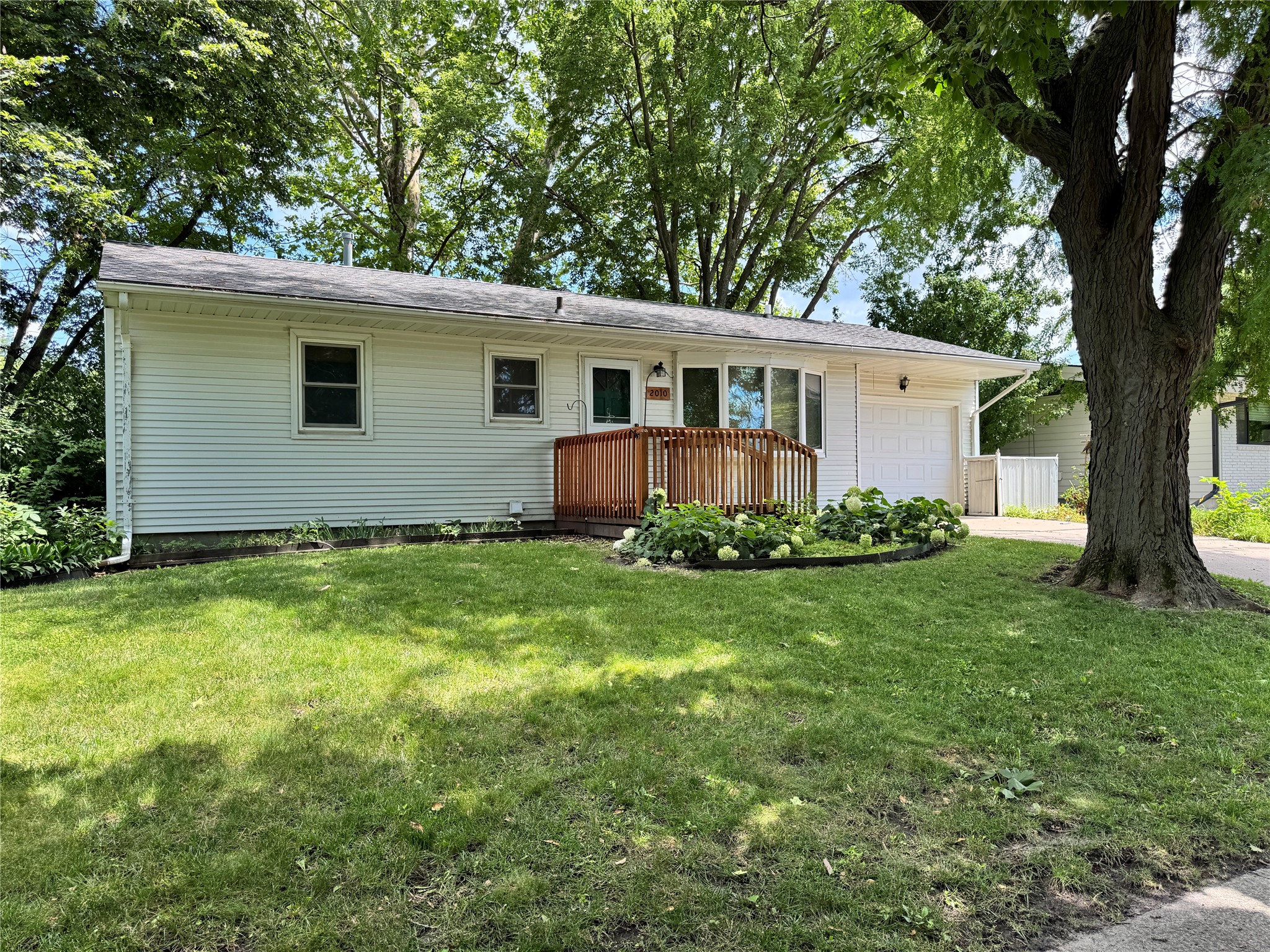 2010 Hunziker Drive Property Photo 1
