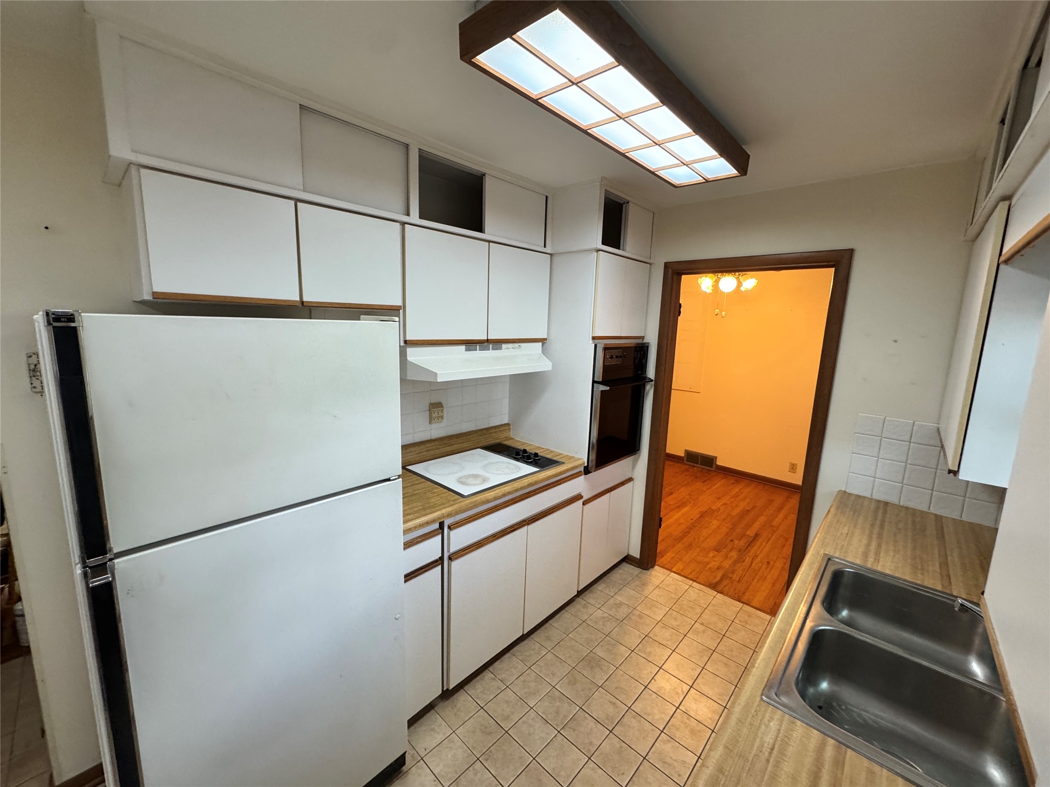 2010 Hunziker Drive Property Photo 12