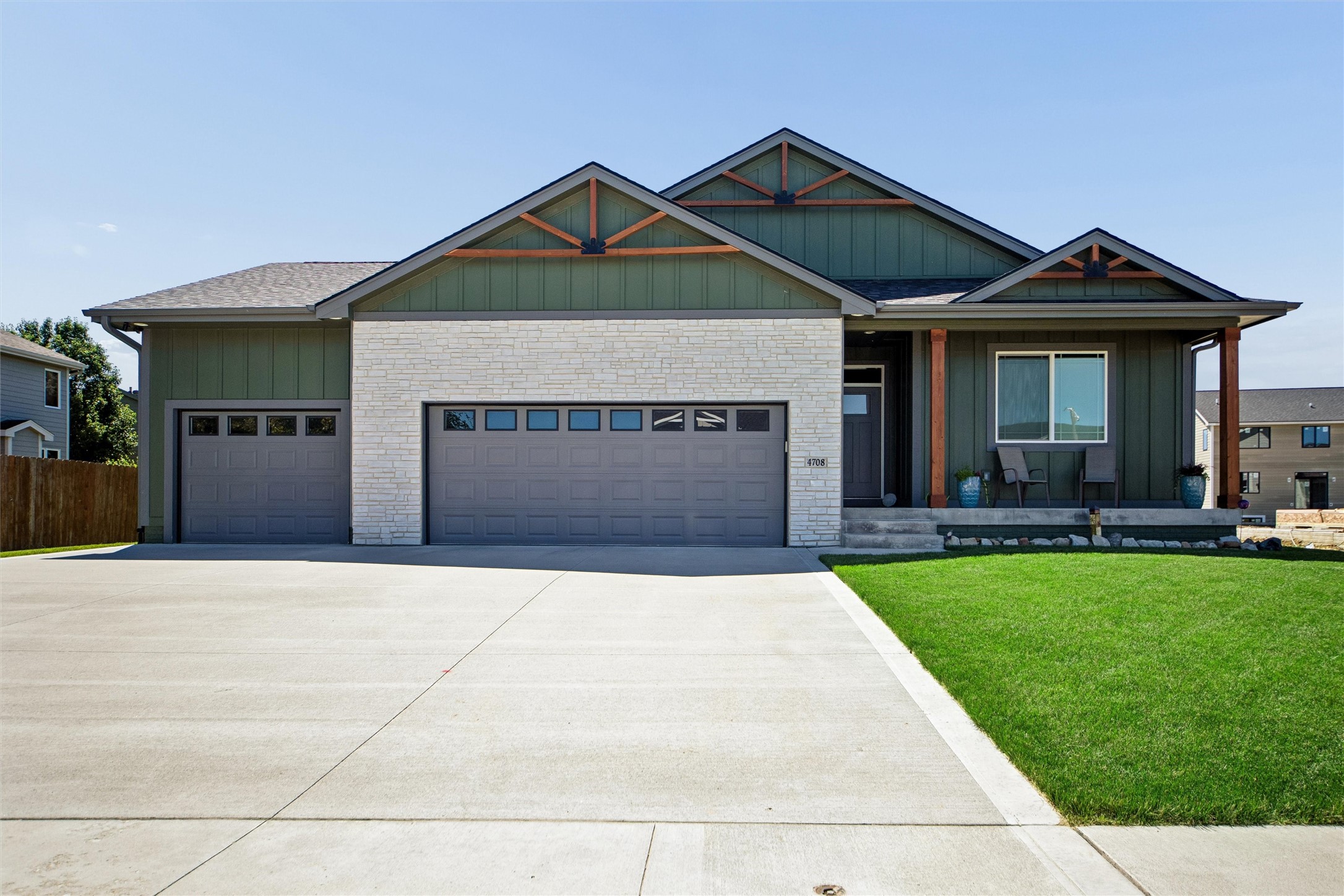 4708 90th Street Property Photo 1