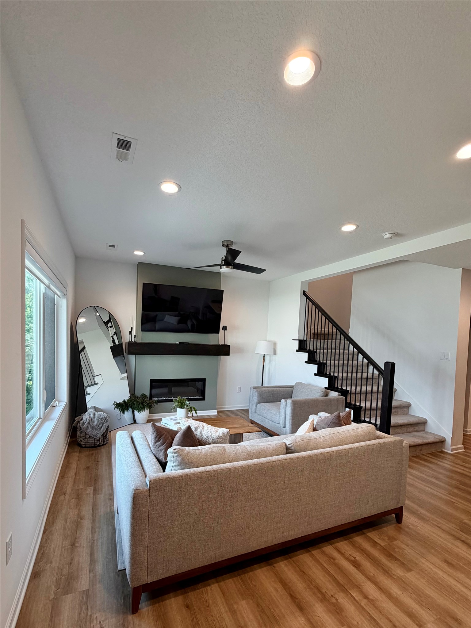 445 Sw 12th Street Property Photo 1