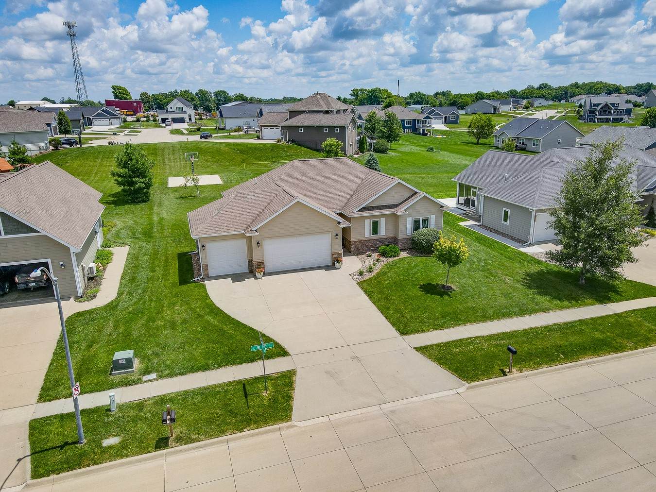 1812 W 3rd Street Property Photo 3