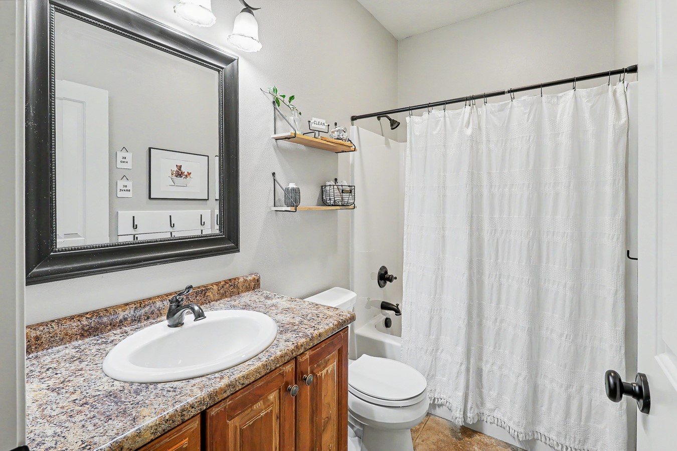 1812 W 3rd Street Property Photo 18