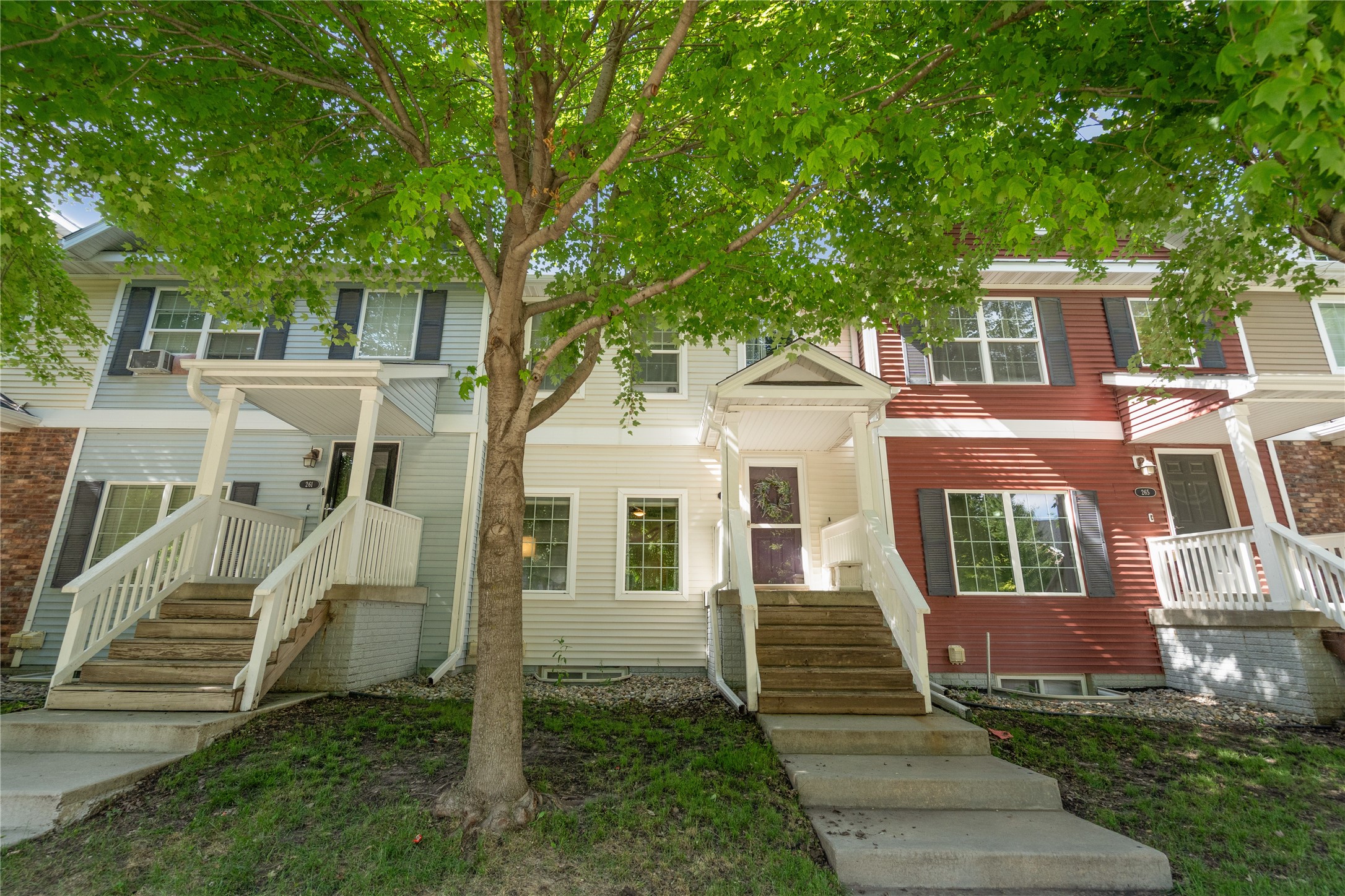263 SE Booth Avenue Property Photo 1