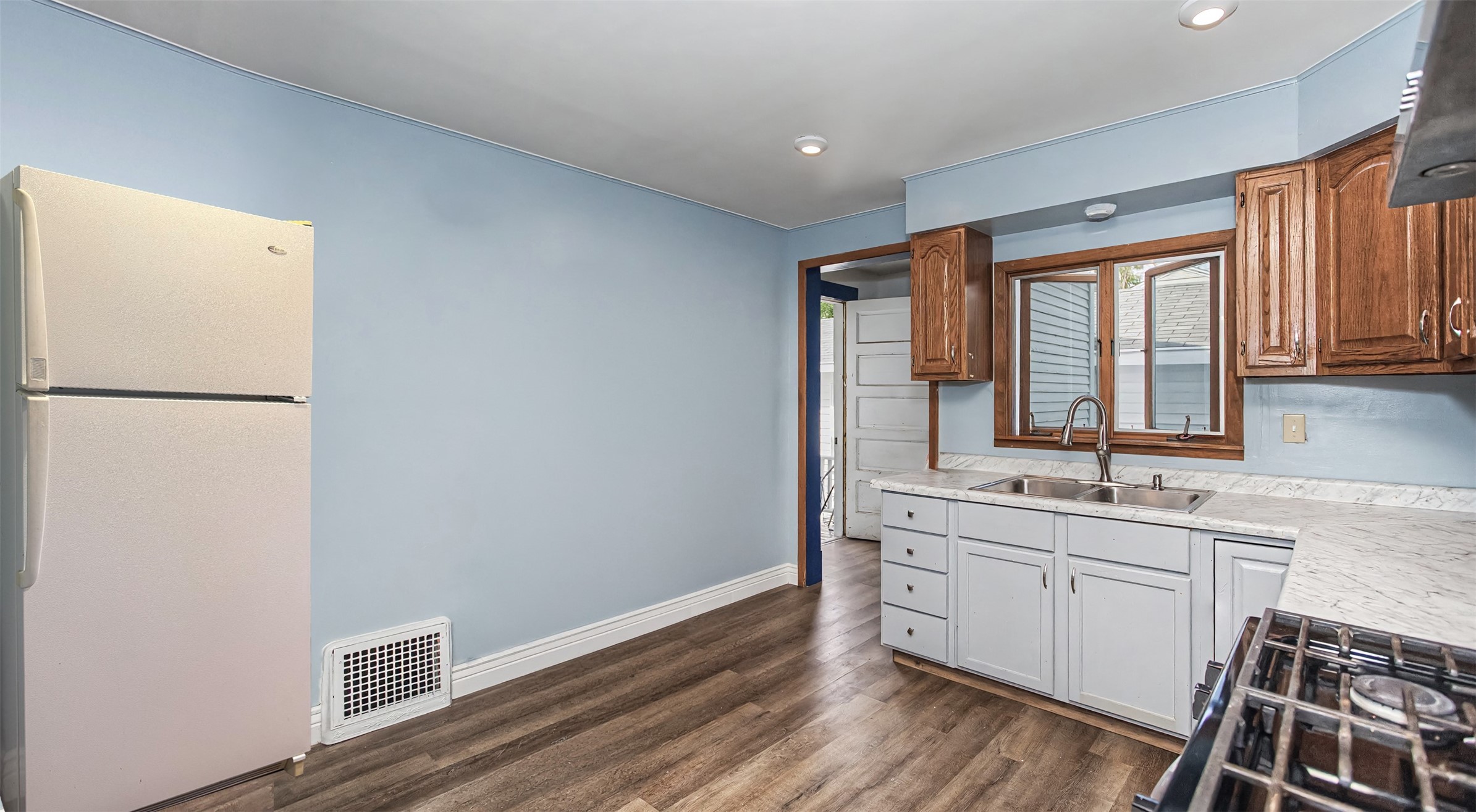 703 Pennsylvania Avenue Property Photo 15