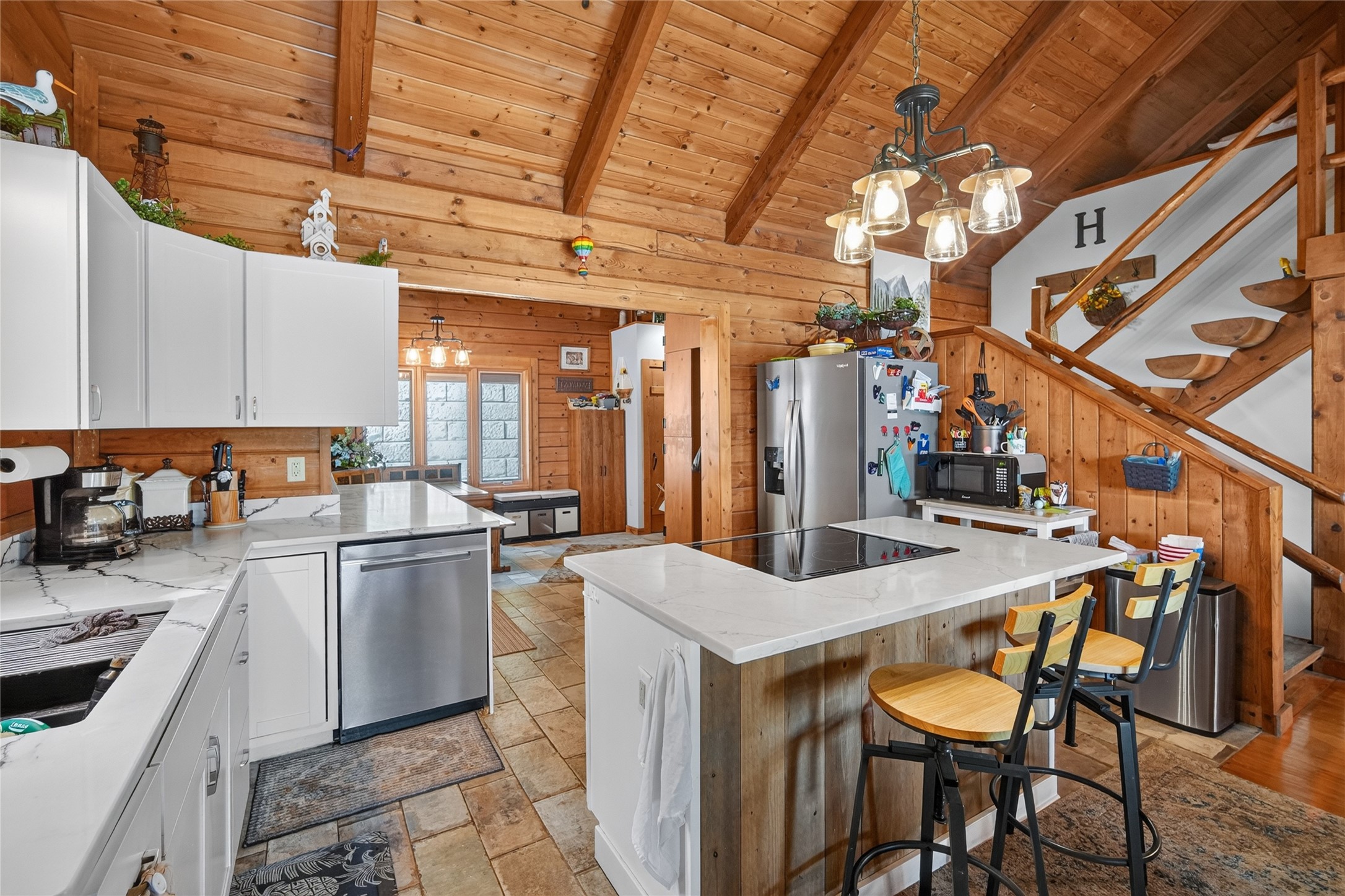 6634 Panorama Drive Property Photo 5