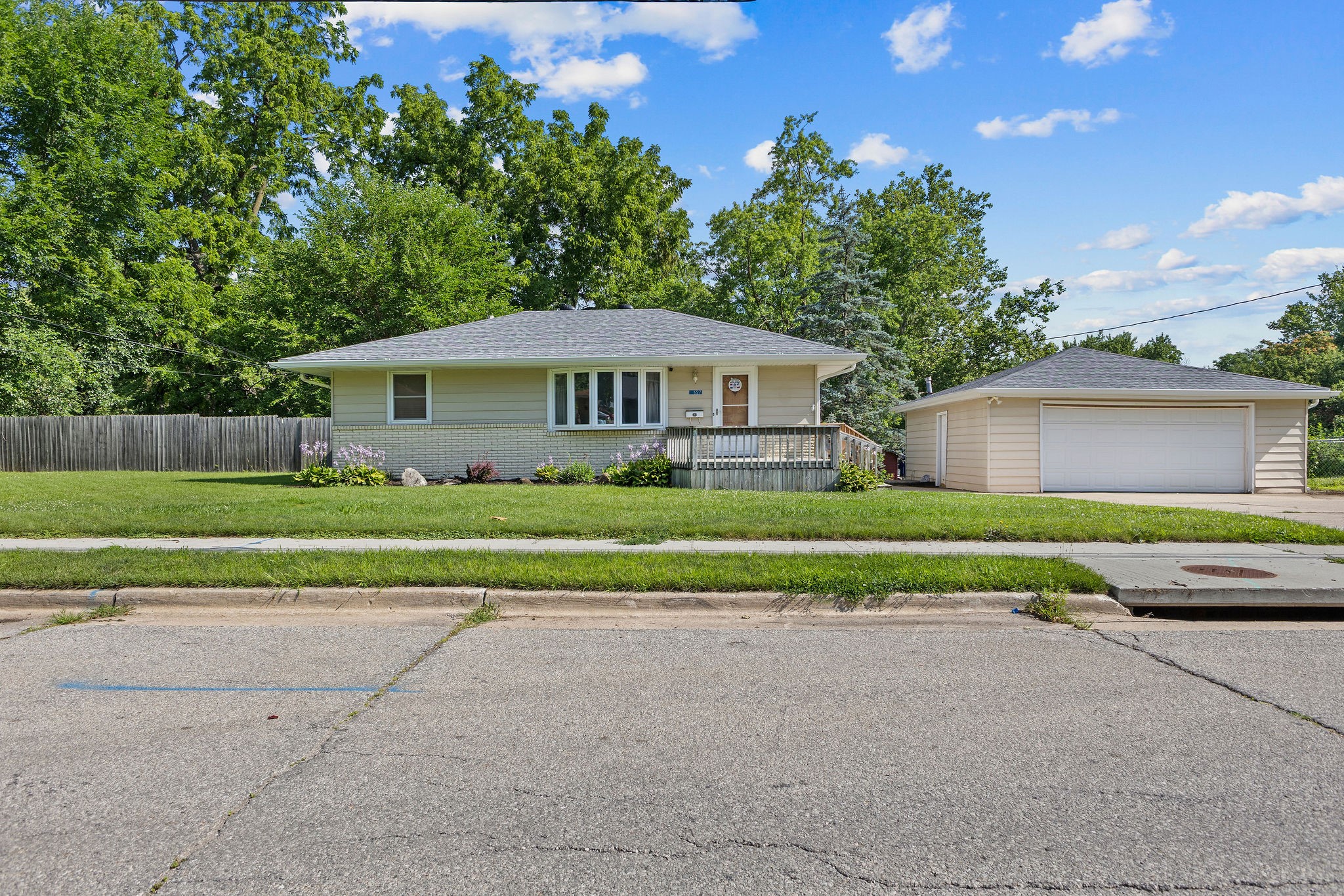 627 Broad Street Property Photo 1