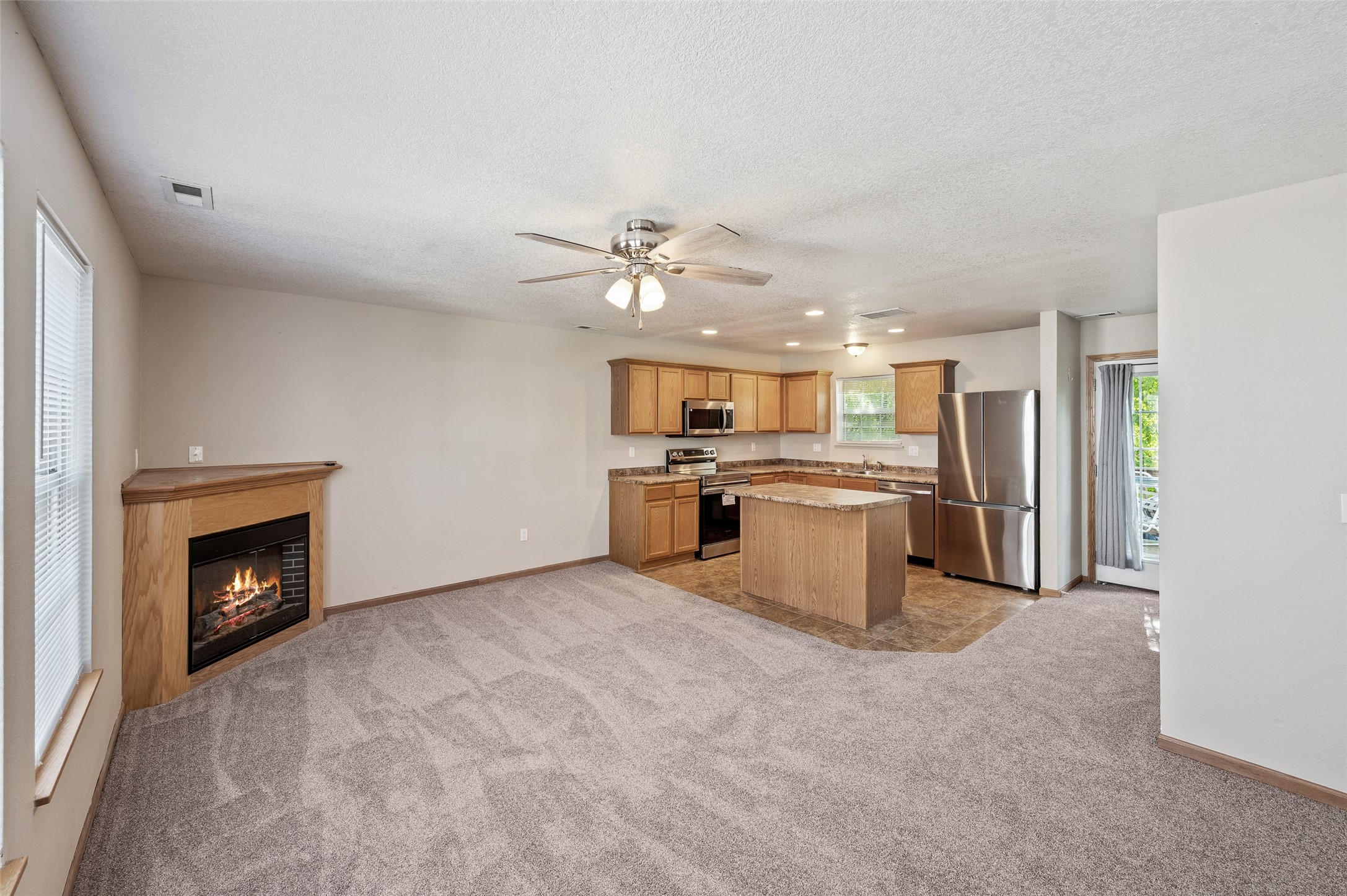 1146 Blackstone Lane Property Photo 8
