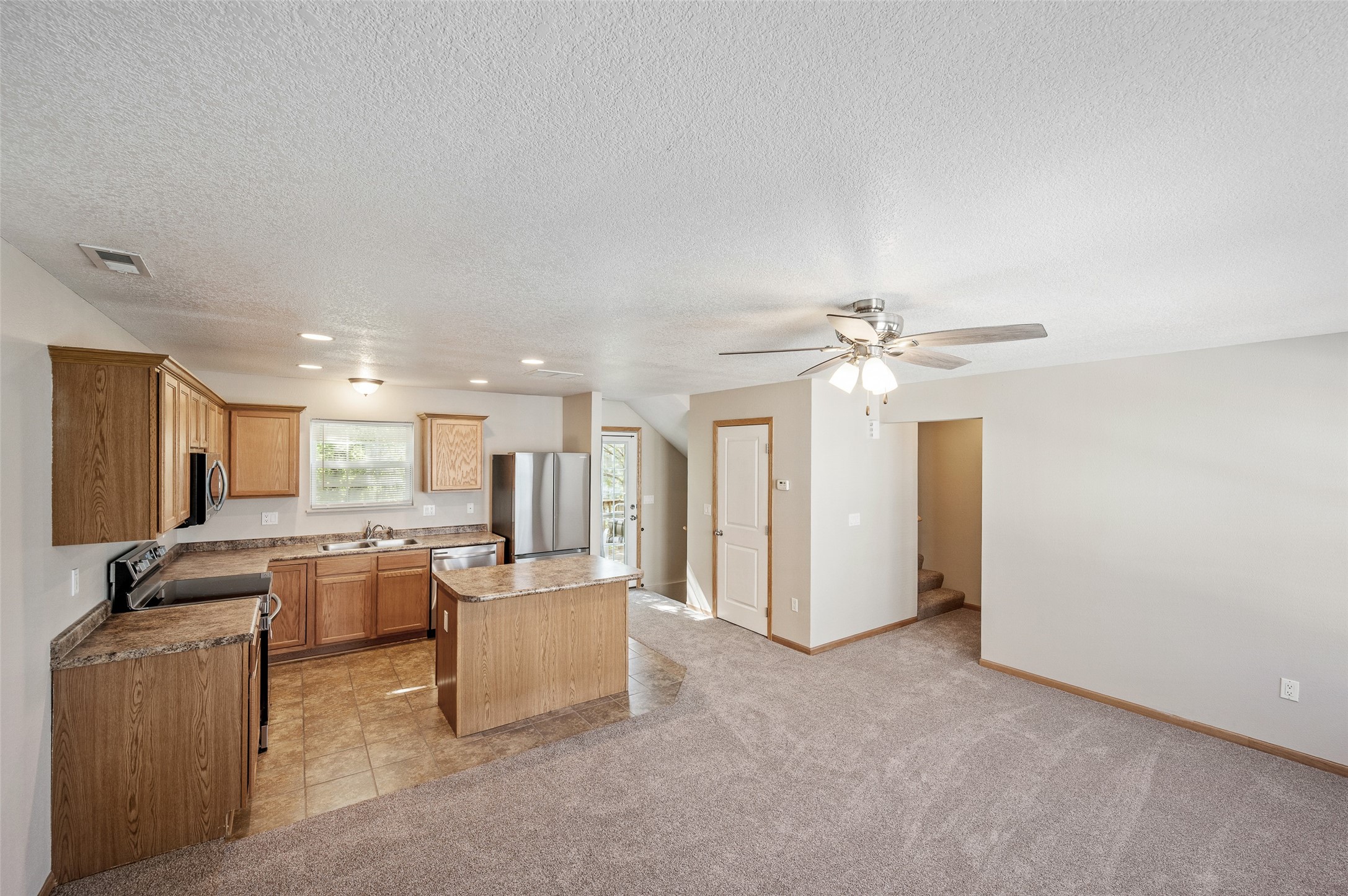 1146 Blackstone Lane Property Photo 10