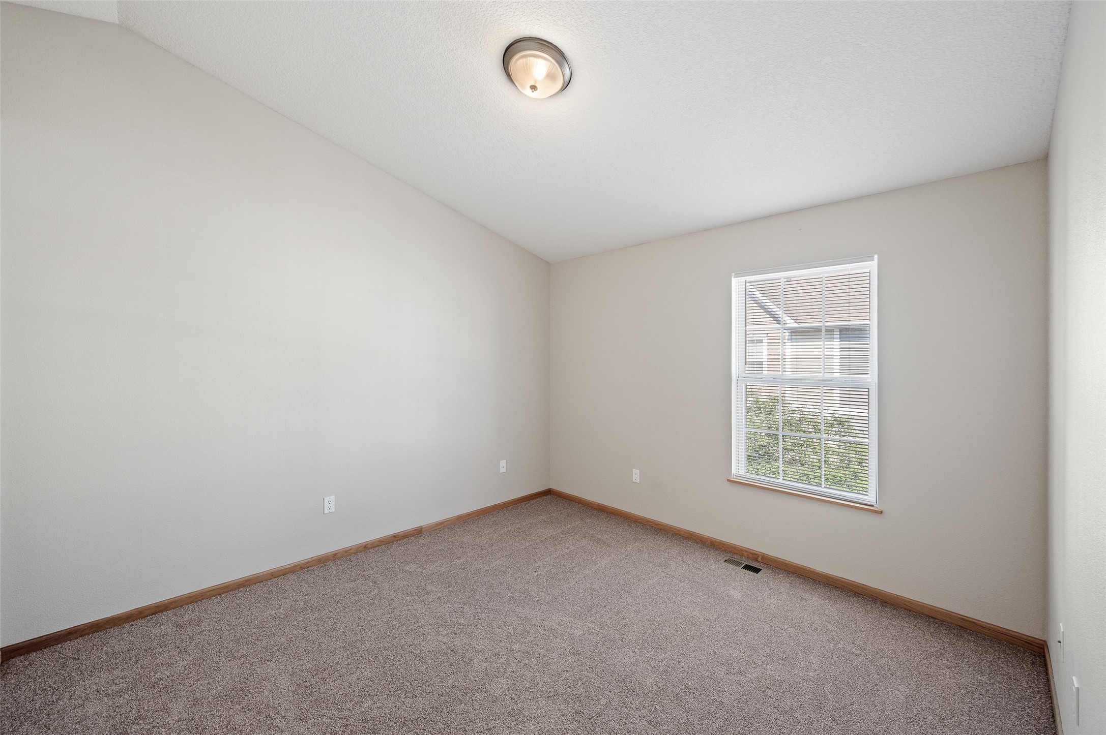 1146 Blackstone Lane Property Photo 14