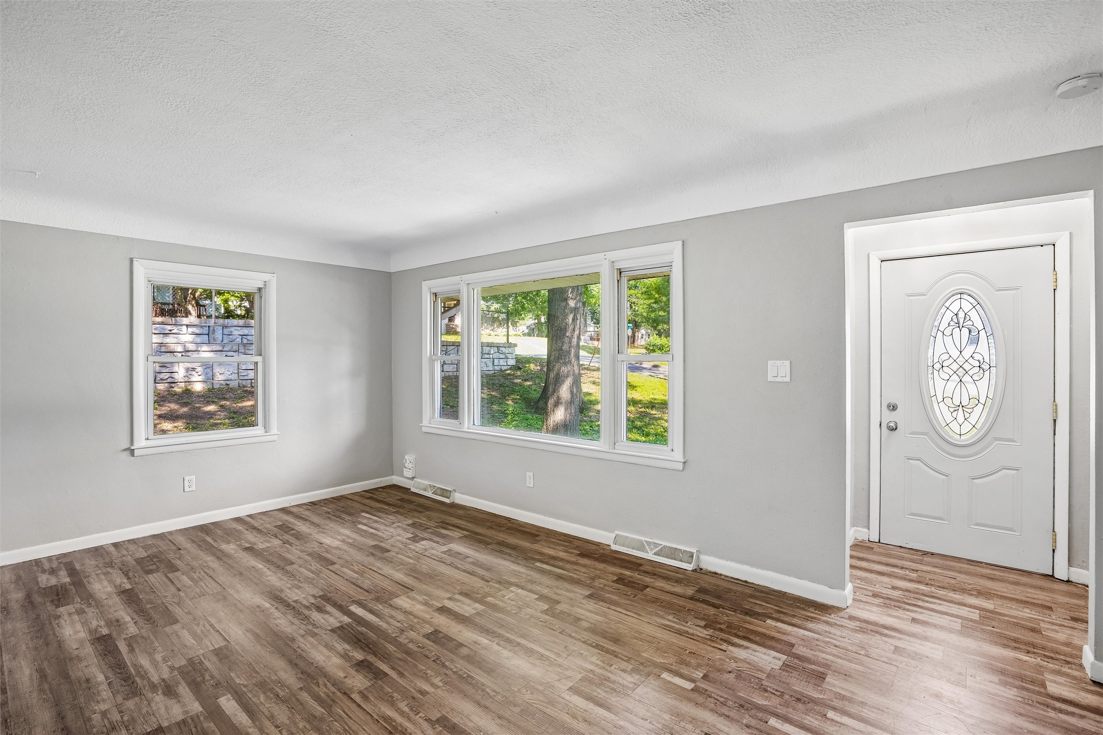 3 E Bell Avenue Property Photo 4