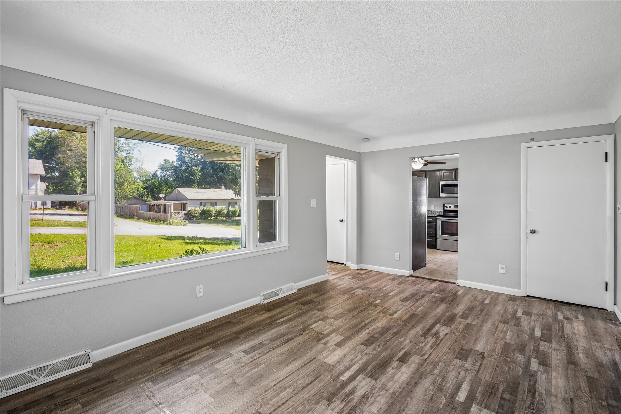 3 E Bell Avenue Property Photo 5
