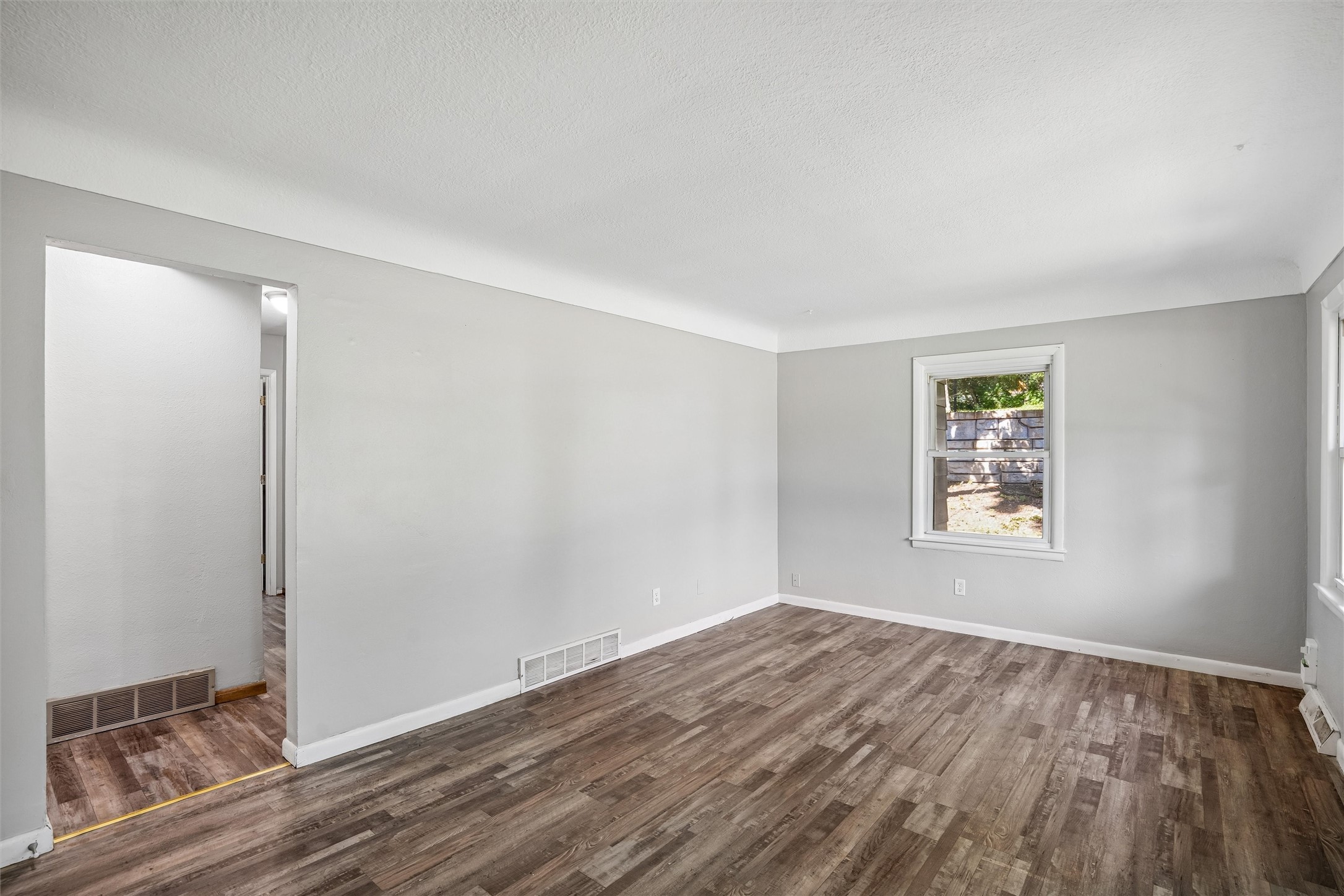3 E Bell Avenue Property Photo 7
