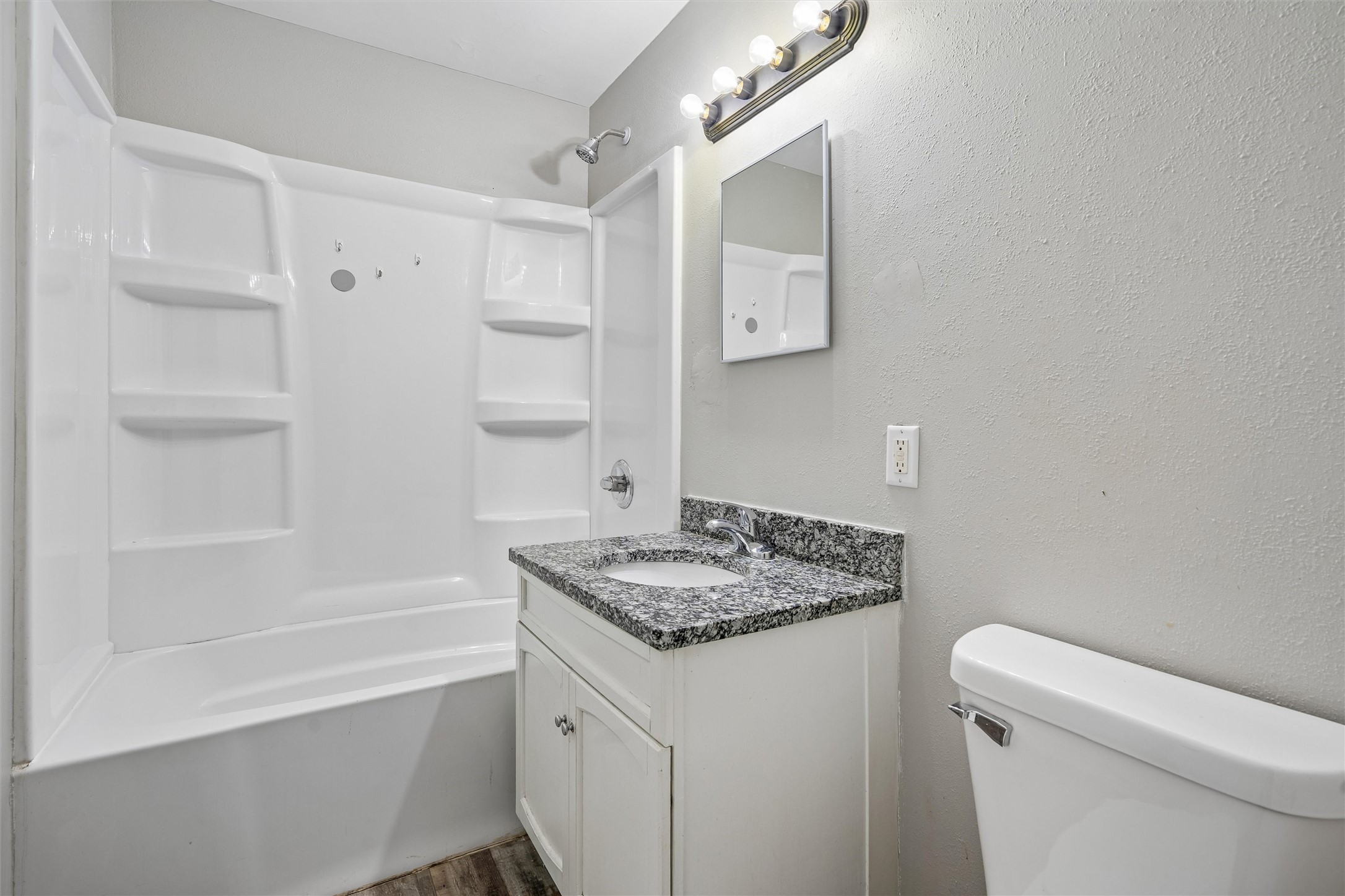3 E Bell Avenue Property Photo 14