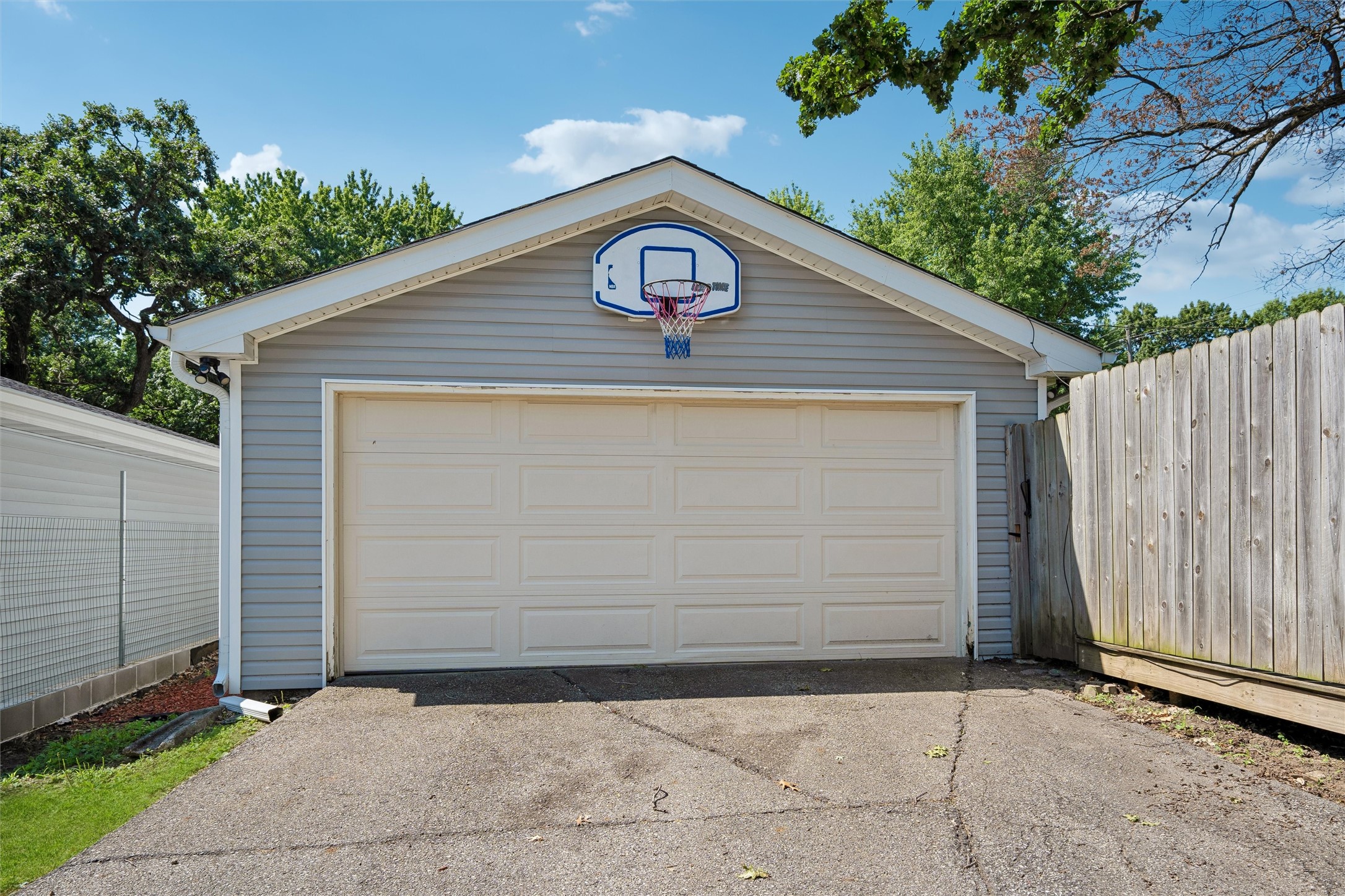 3 E Bell Avenue Property Photo 25