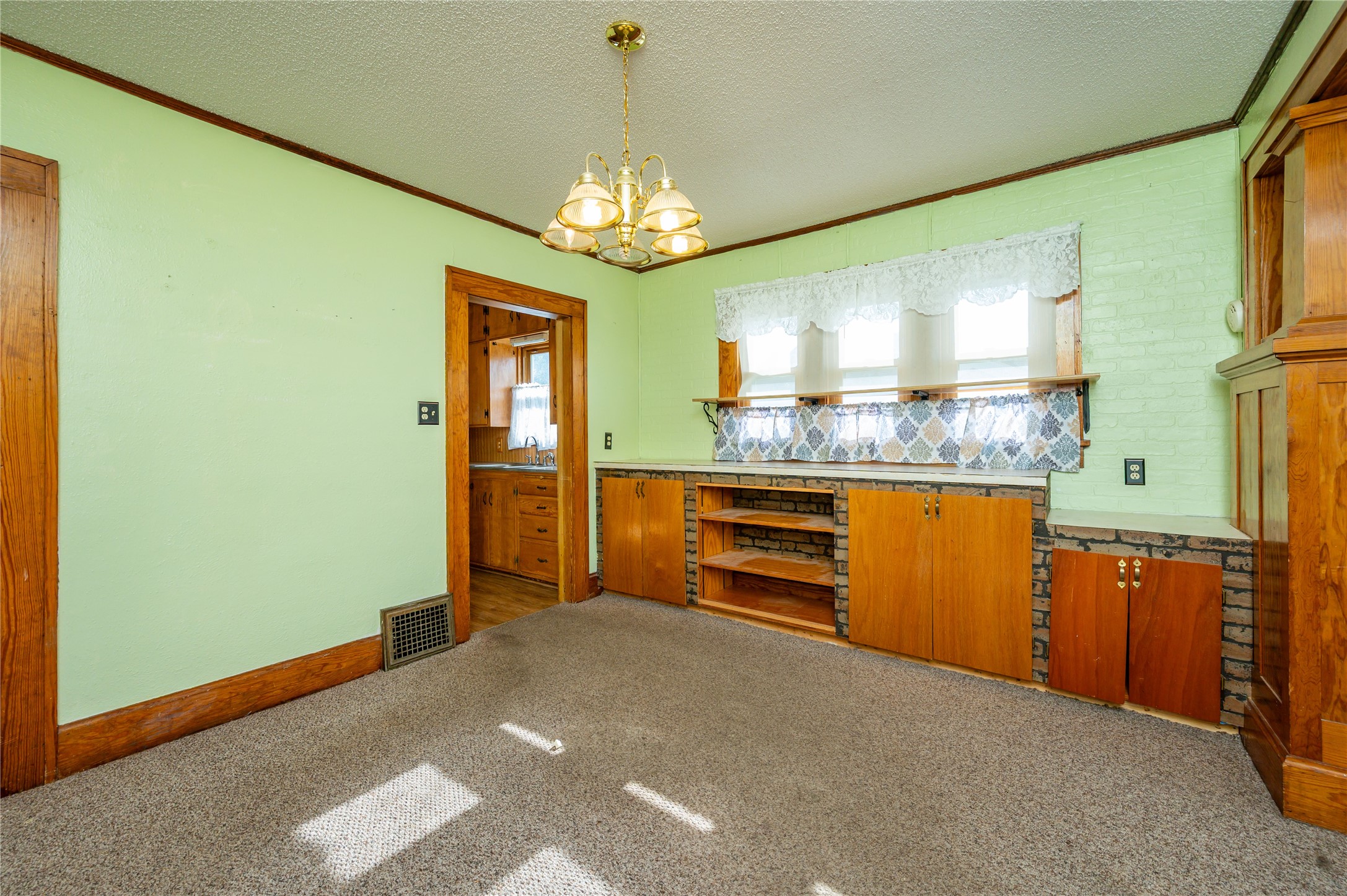 1526 Wilson Avenue Property Photo 7