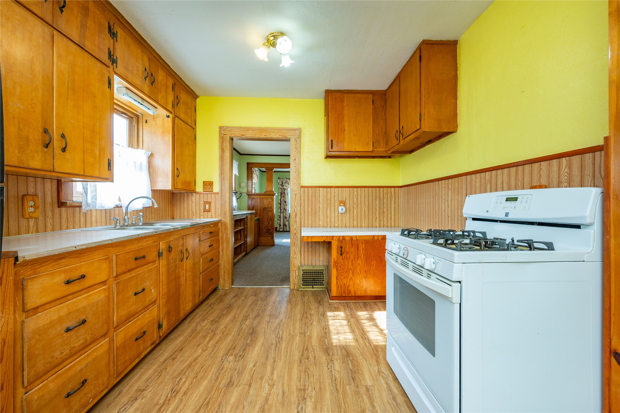 1526 Wilson Avenue Property Photo 11
