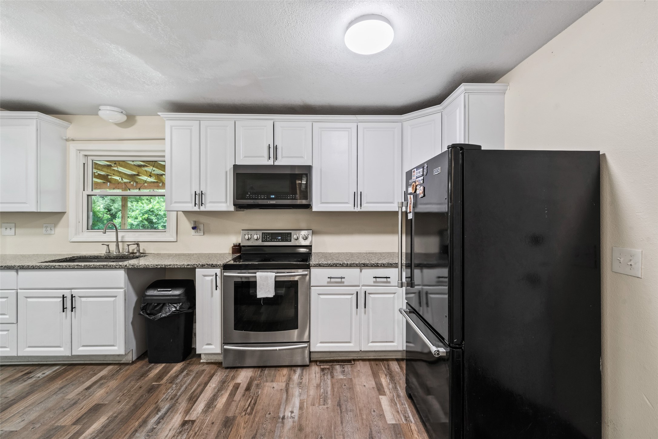 516 E Hackley Avenue Property Photo 8