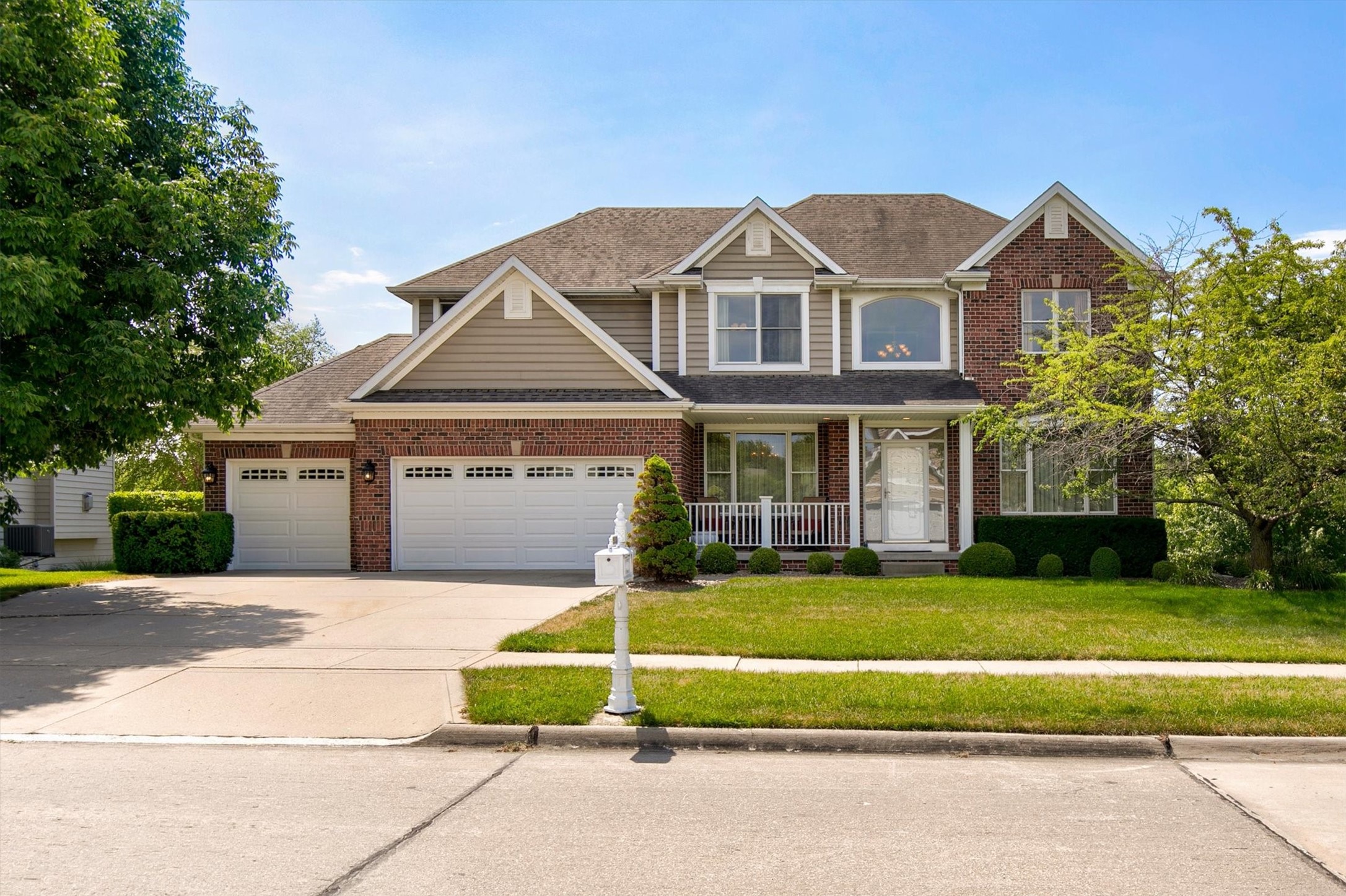 15220 Ridgemont Drive Property Photo 1