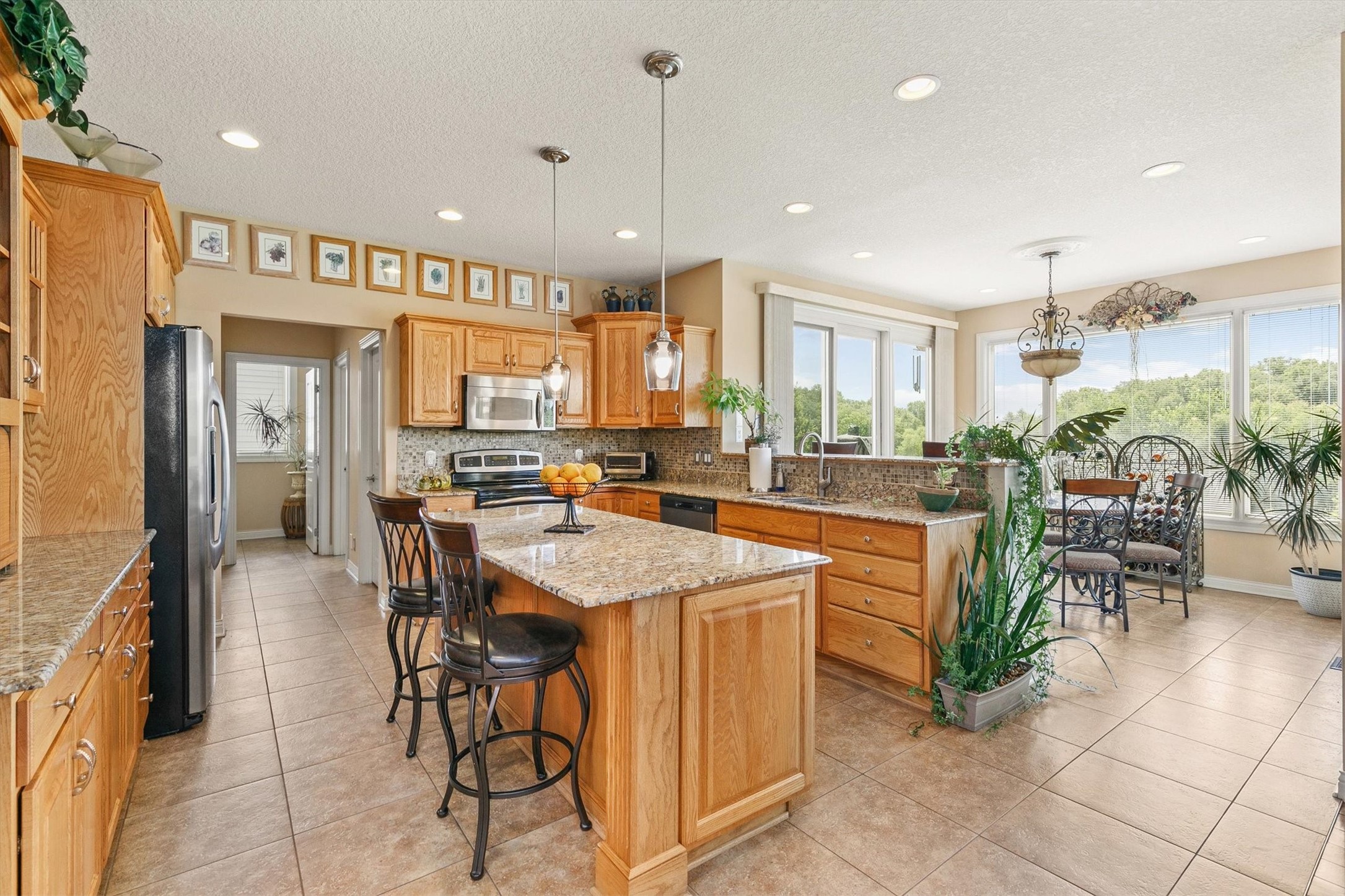 15220 Ridgemont Drive Property Photo 8