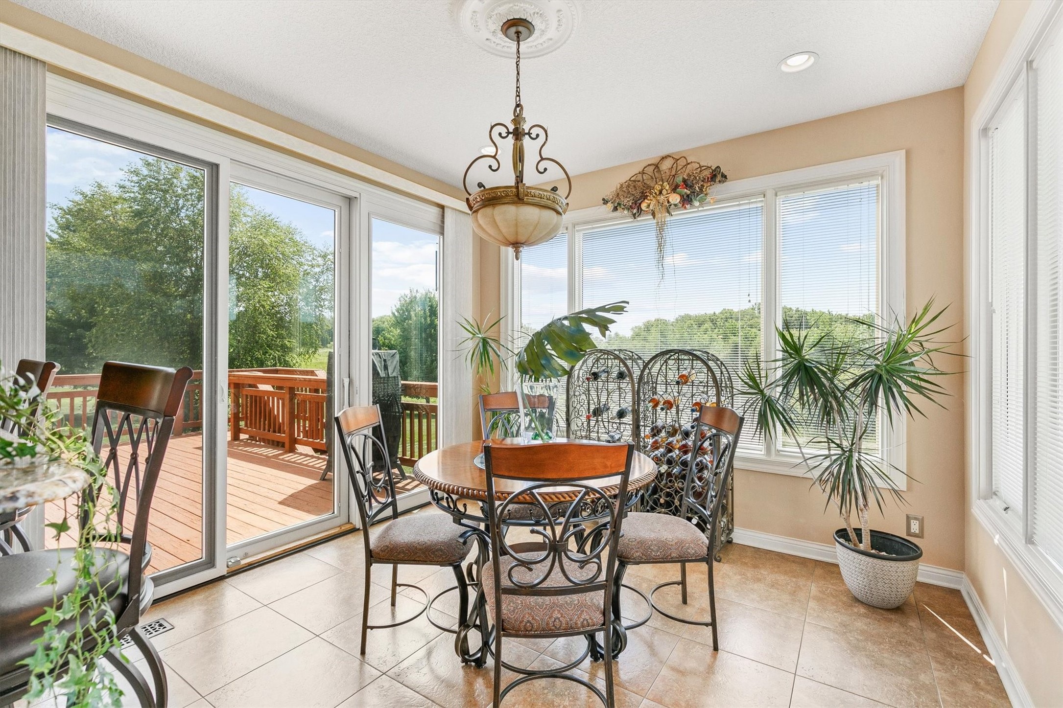 15220 Ridgemont Drive Property Photo 9