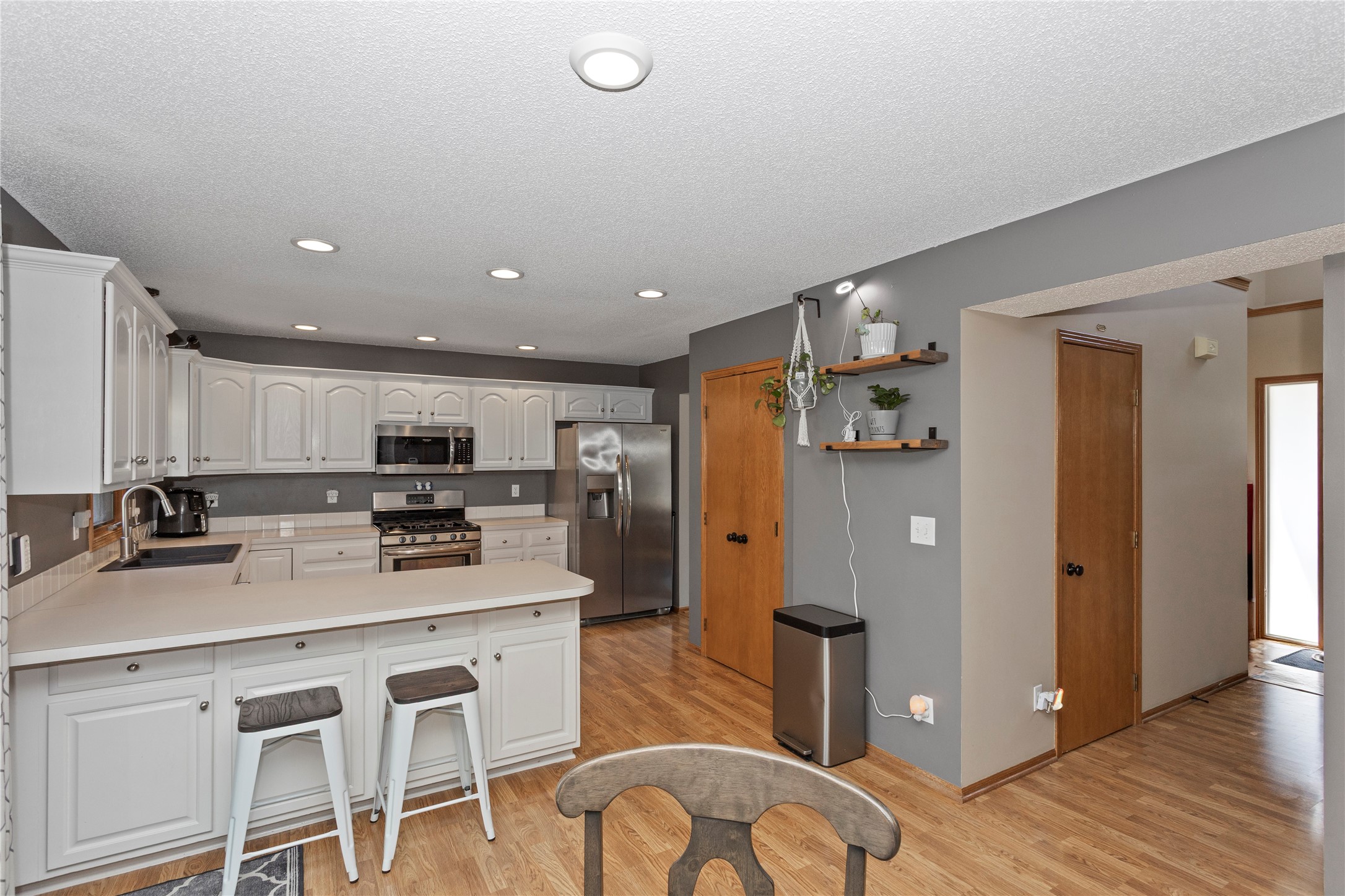 10201 Hickory Lane Property Photo 4