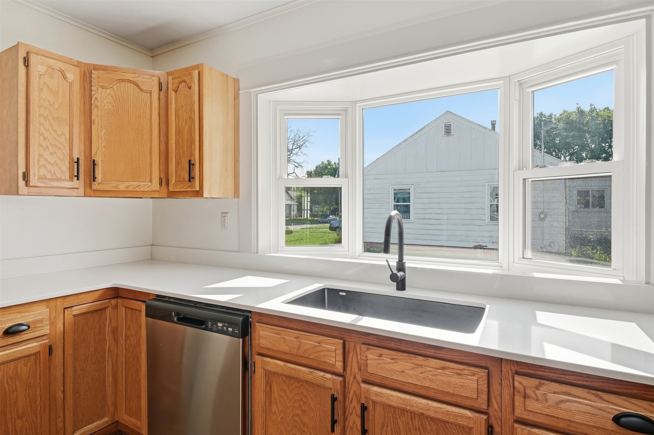 2715 Logan Avenue Property Photo 11
