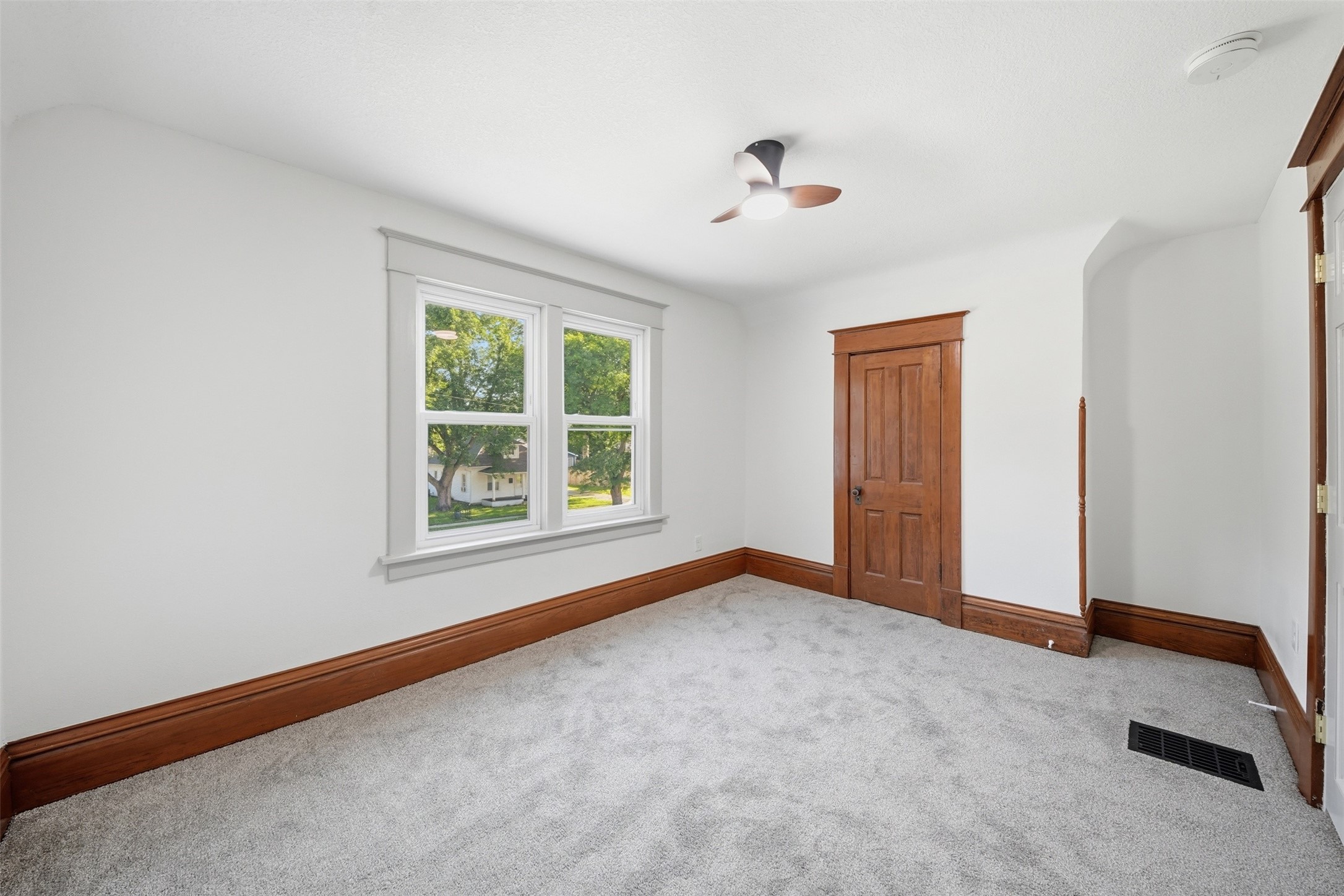 2715 Logan Avenue Property Photo 16