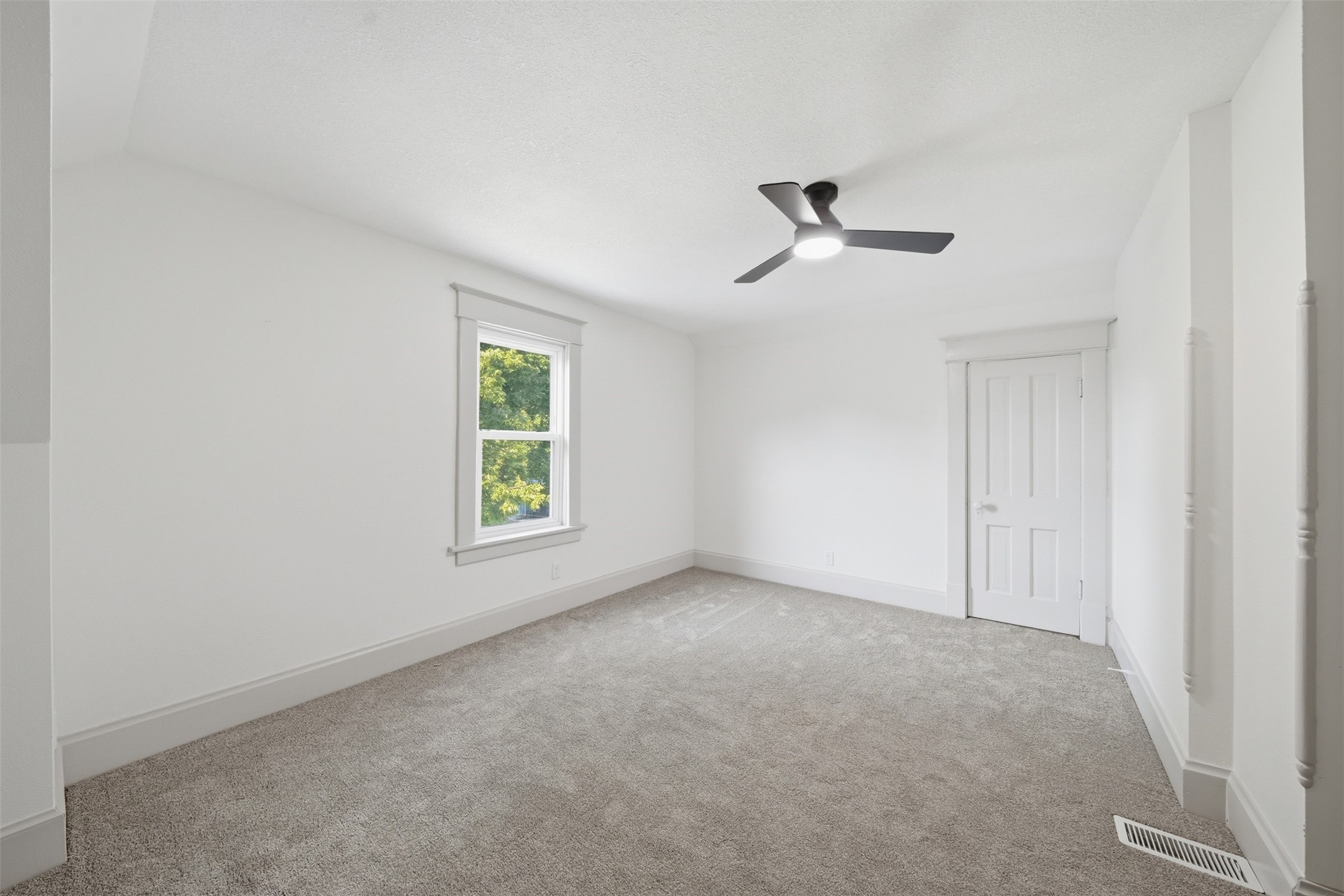 2715 Logan Avenue Property Photo 17