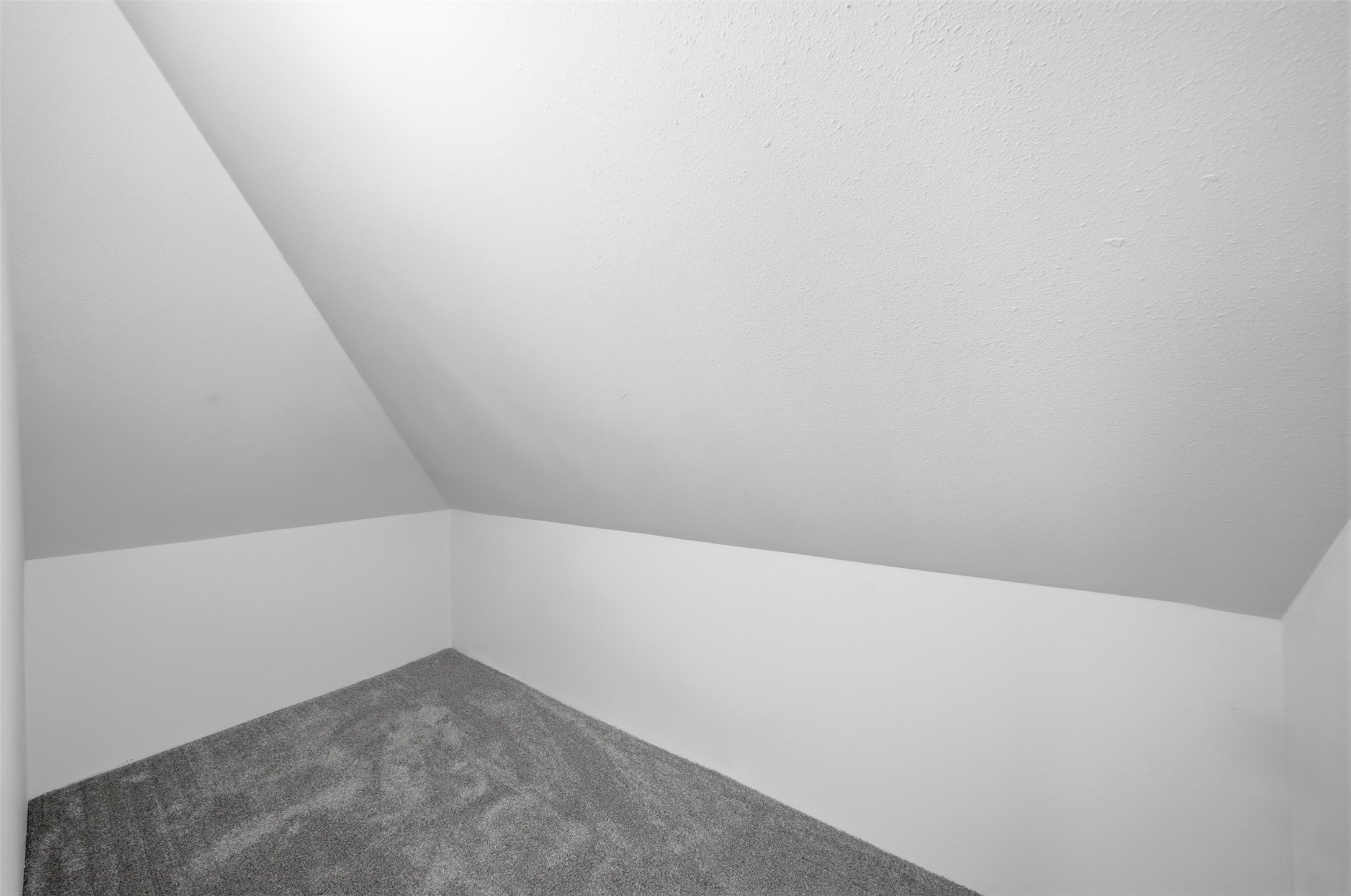 2715 Logan Avenue Property Photo 18
