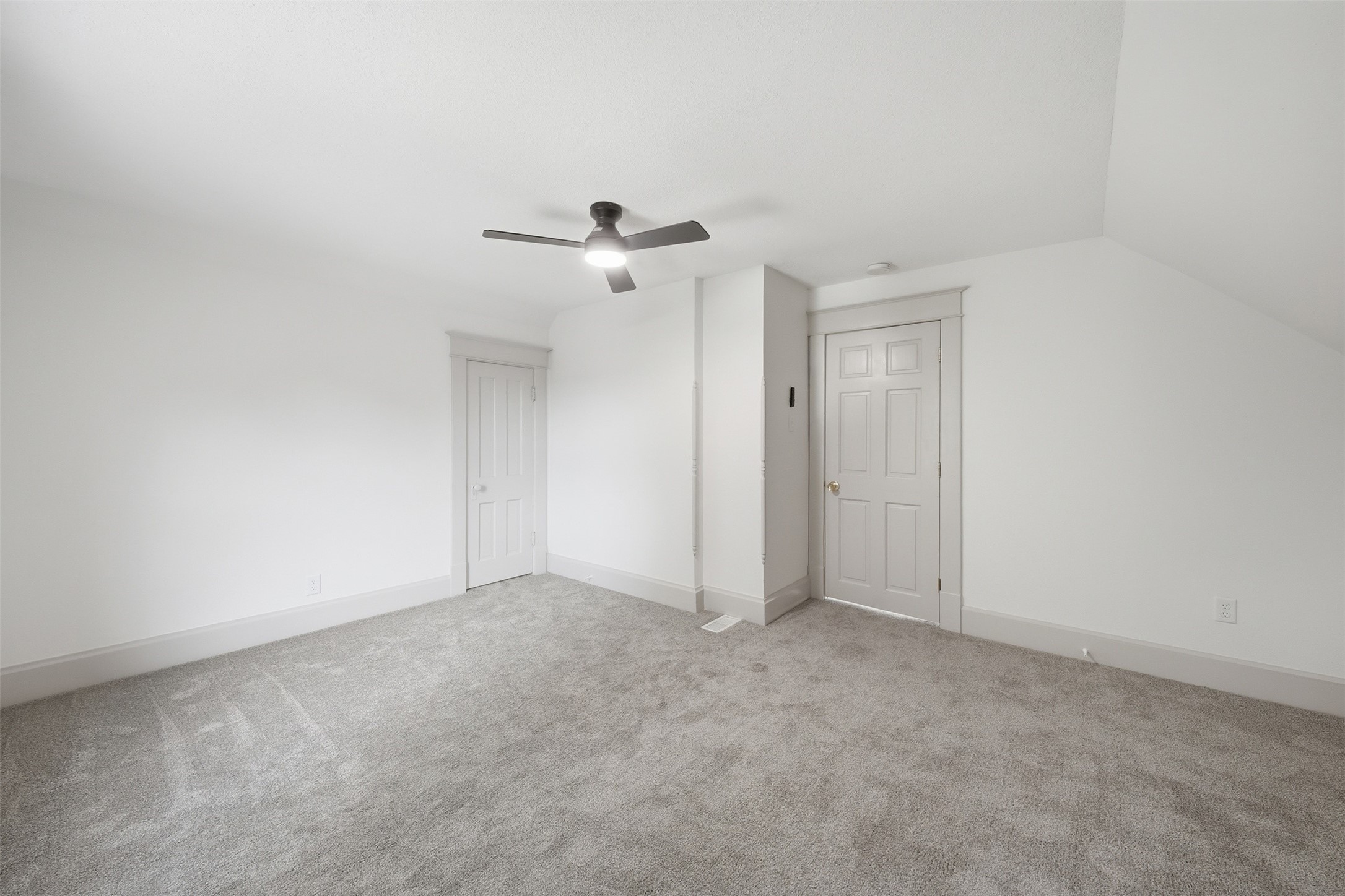 2715 Logan Avenue Property Photo 19