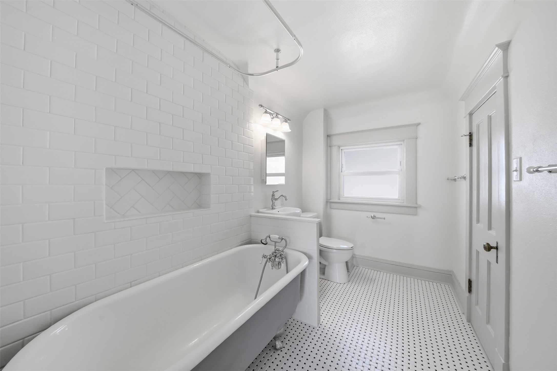 2715 Logan Avenue Property Photo 20