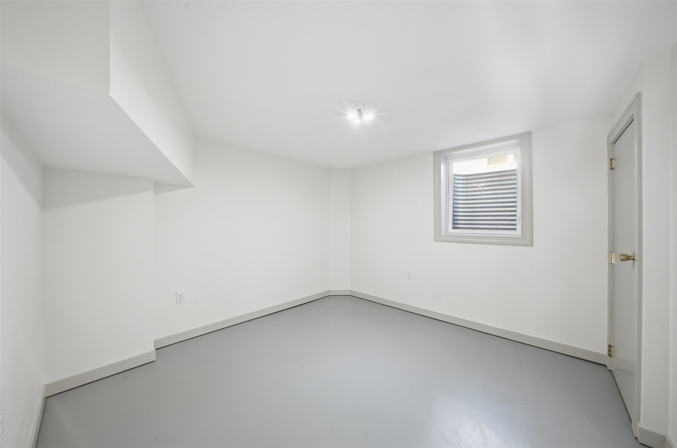 2715 Logan Avenue Property Photo 23